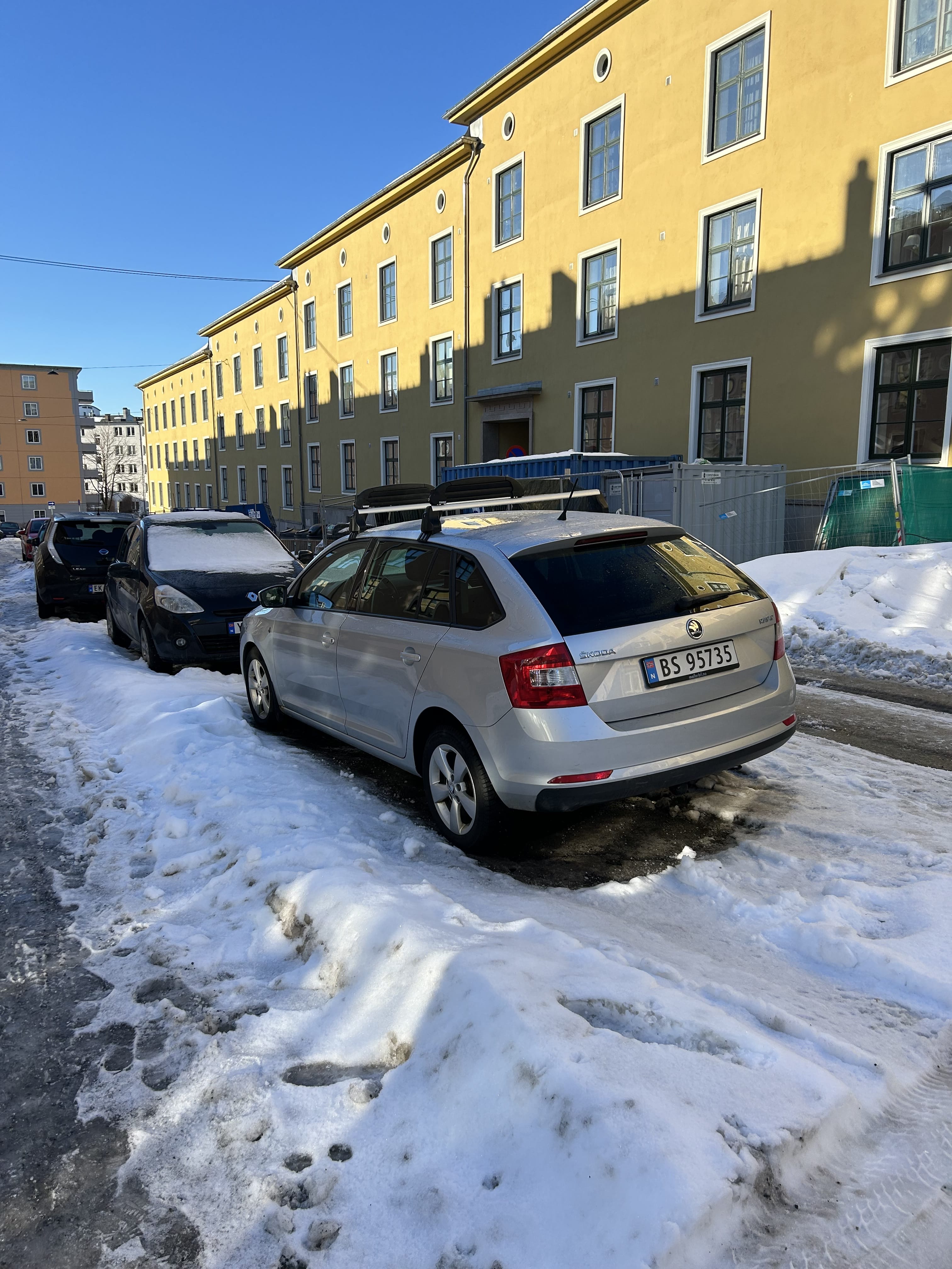 Skoda Rapid Spaceback med Snøkjettinger