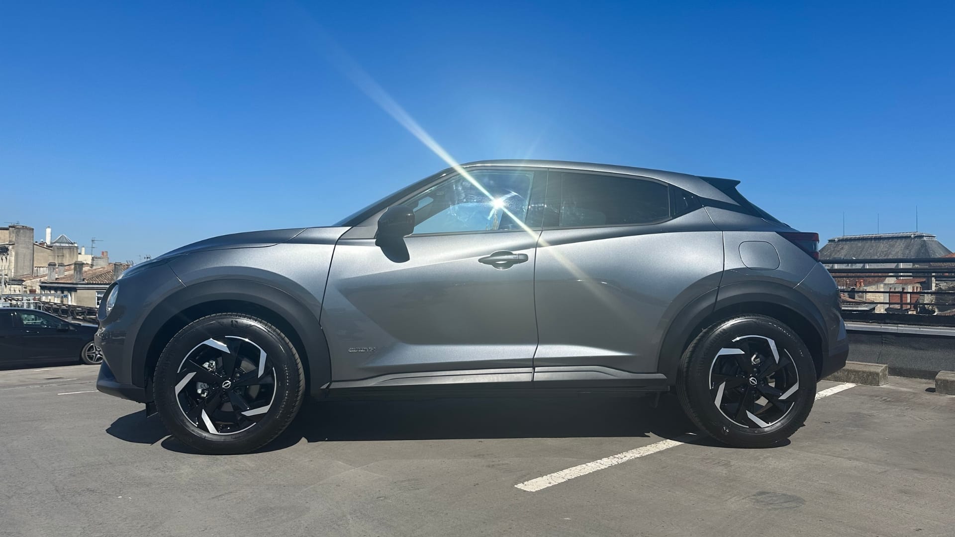 Nissan Juke N-Connecta GRIS | AUTO | Hybride 4.9L | GARE ST-JEAN (750m) avec Climatisation