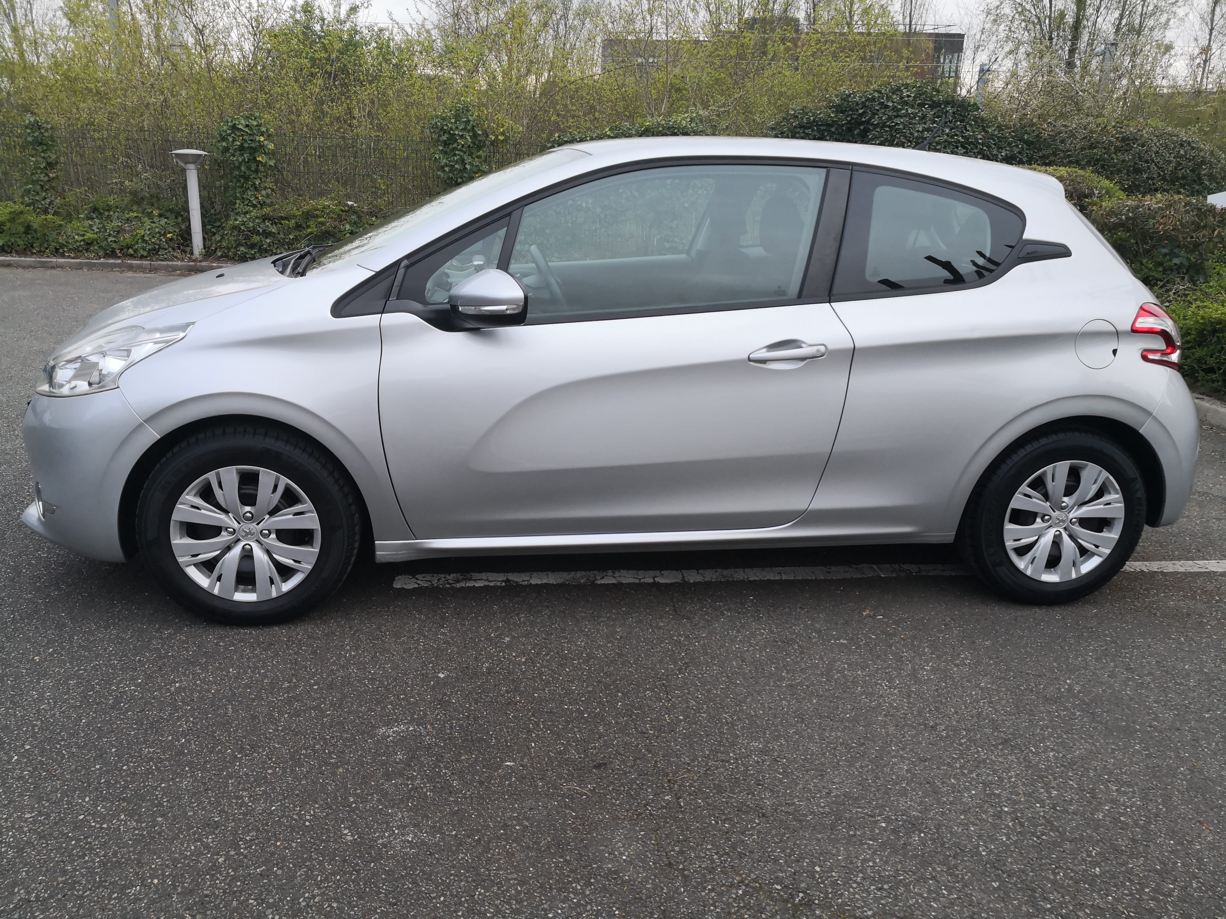 Peugeot 208 avec Climatisation