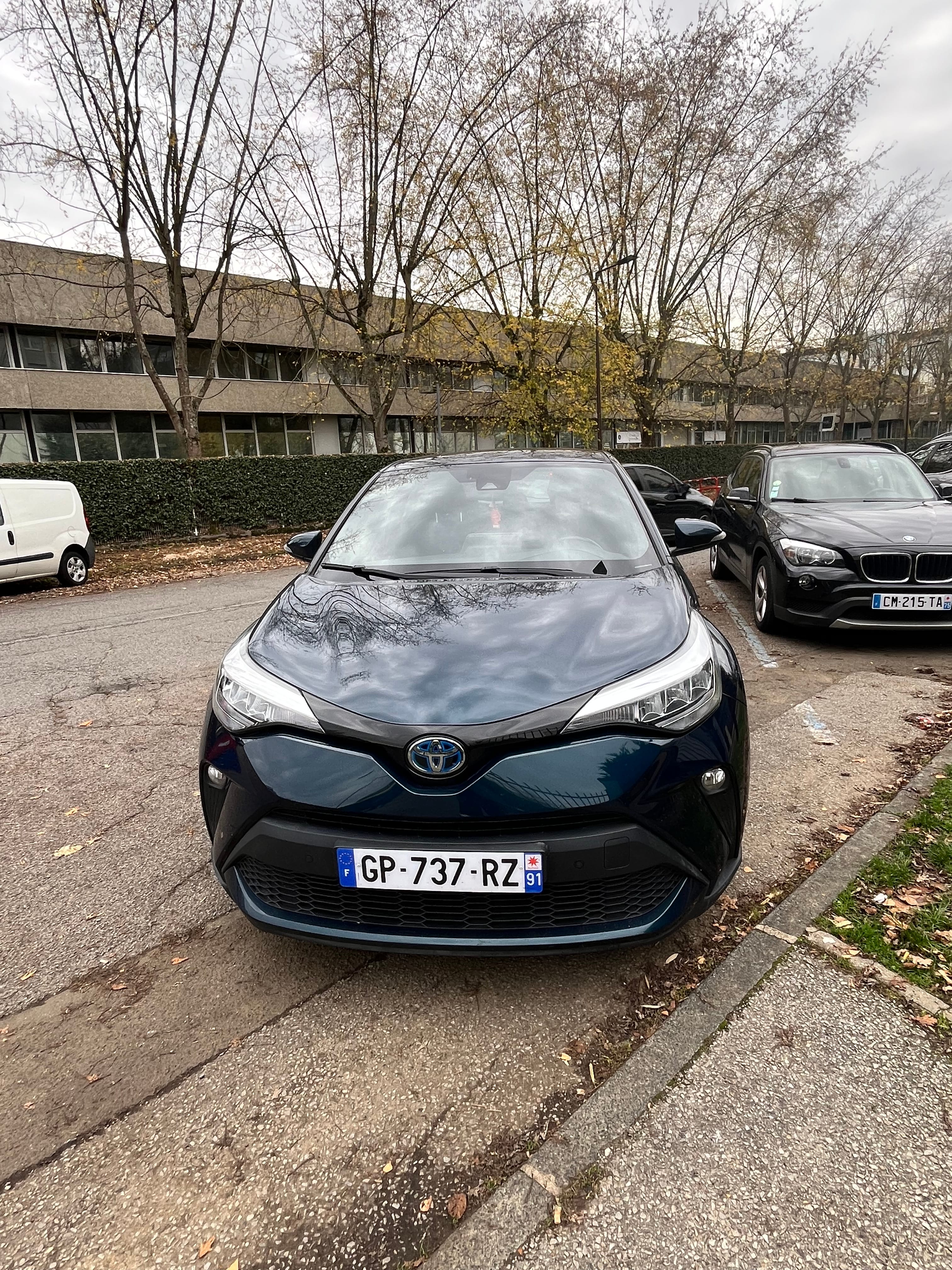 Toyota C-HR, 2023, Essence 95 / Électrique (hybride), automatique