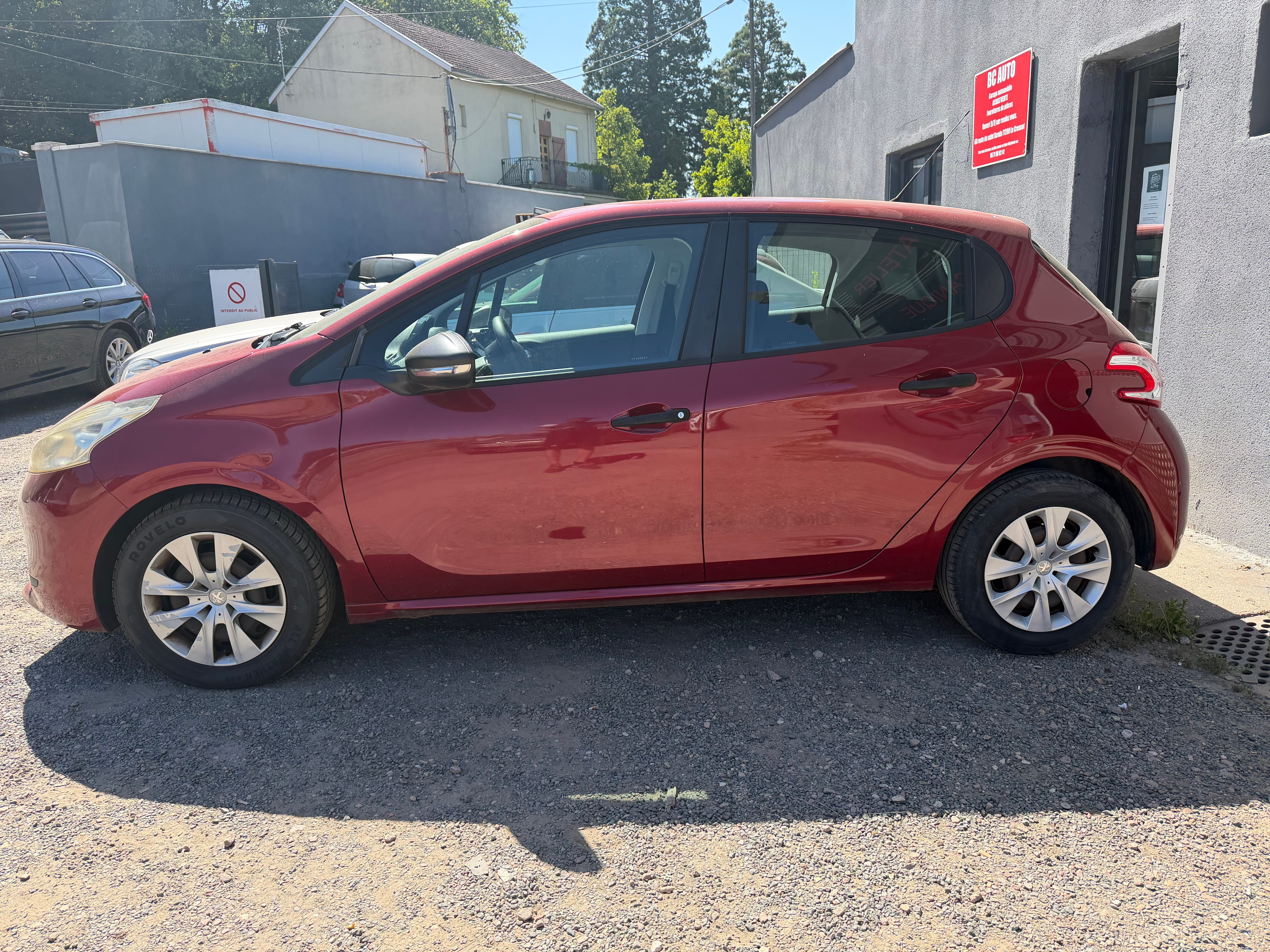Peugeot 208 avec Climatisation
