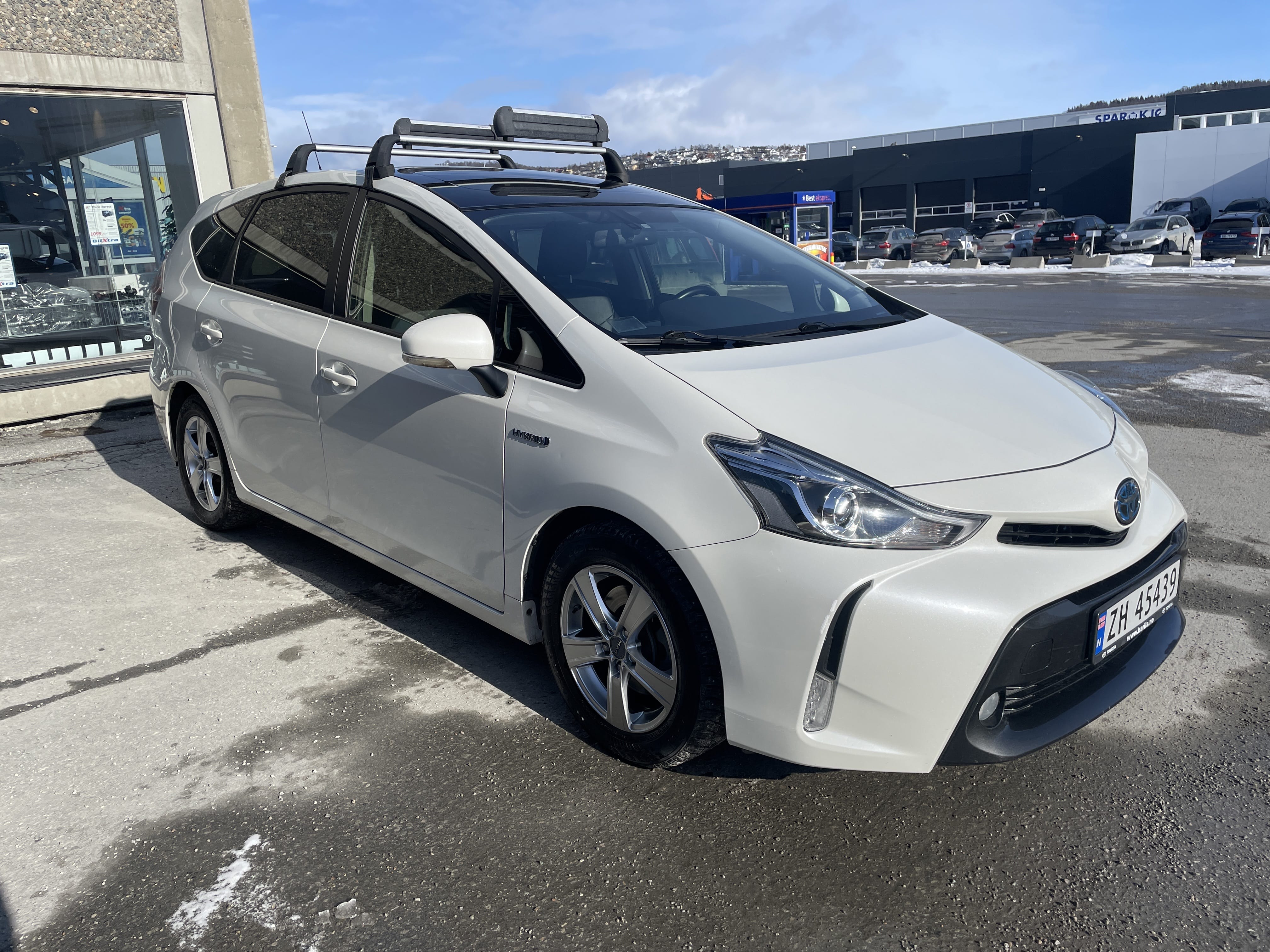 Toyota Prius +, 2015, Blyfri 95 / Elektrisch (hybride), automatisch, 7 zitplaatsen