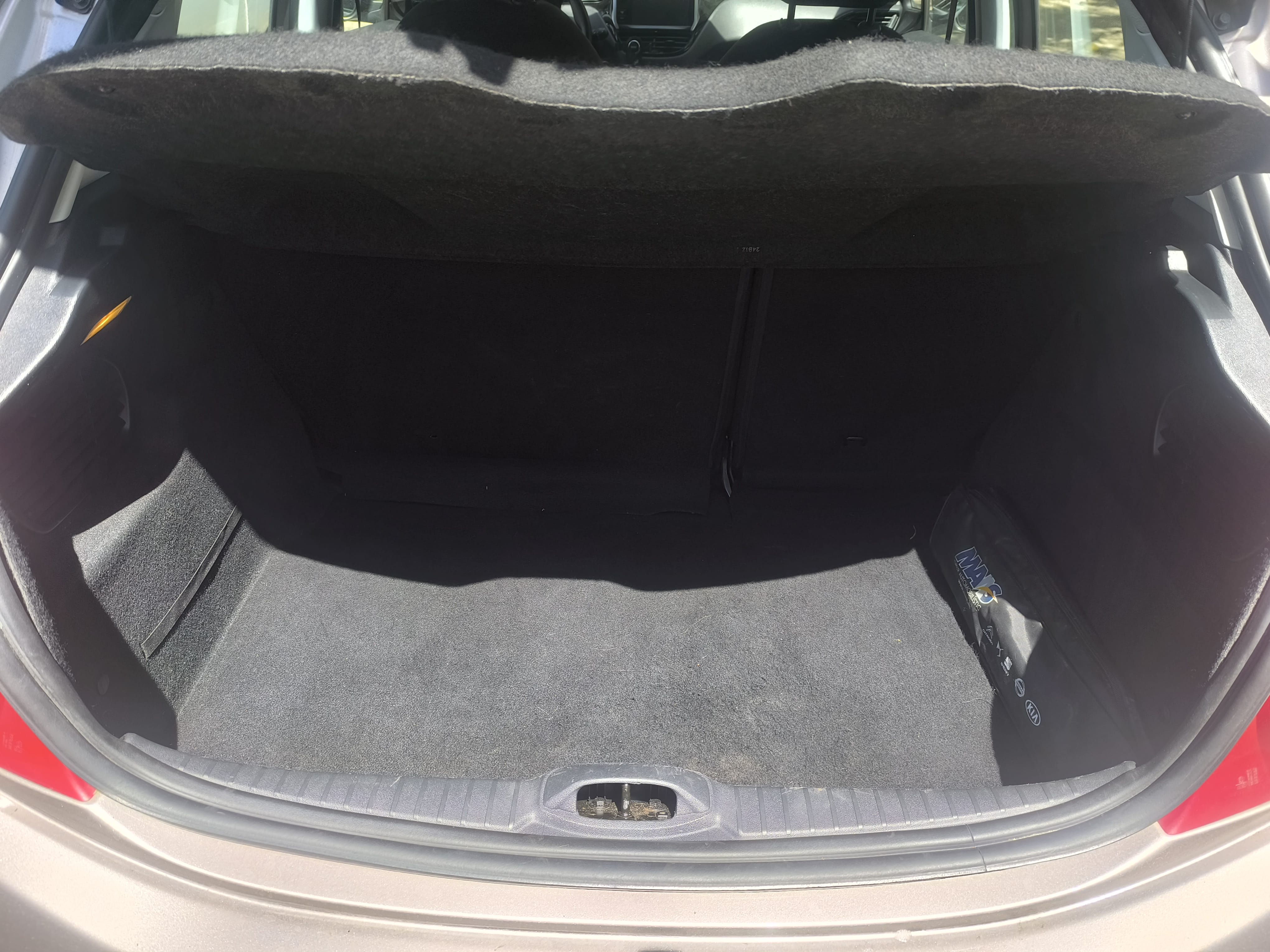 Peugeot 208 avec Port USB