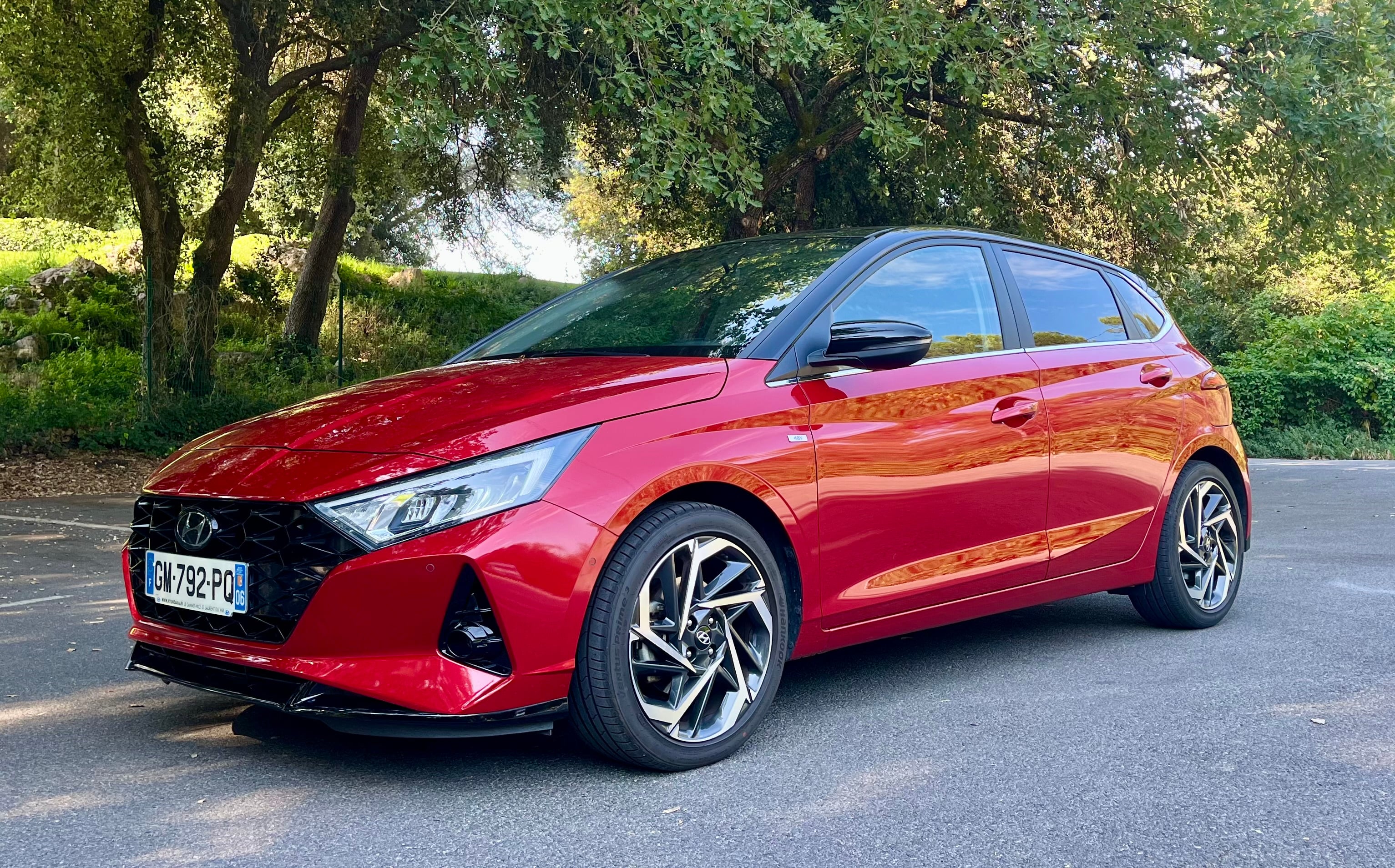 Hyundai i20 1.0 T-GDi 48V (micro-hybride)- Boite automatique DCT7, 2023, Essence 95 / Électrique (hybride), automatique