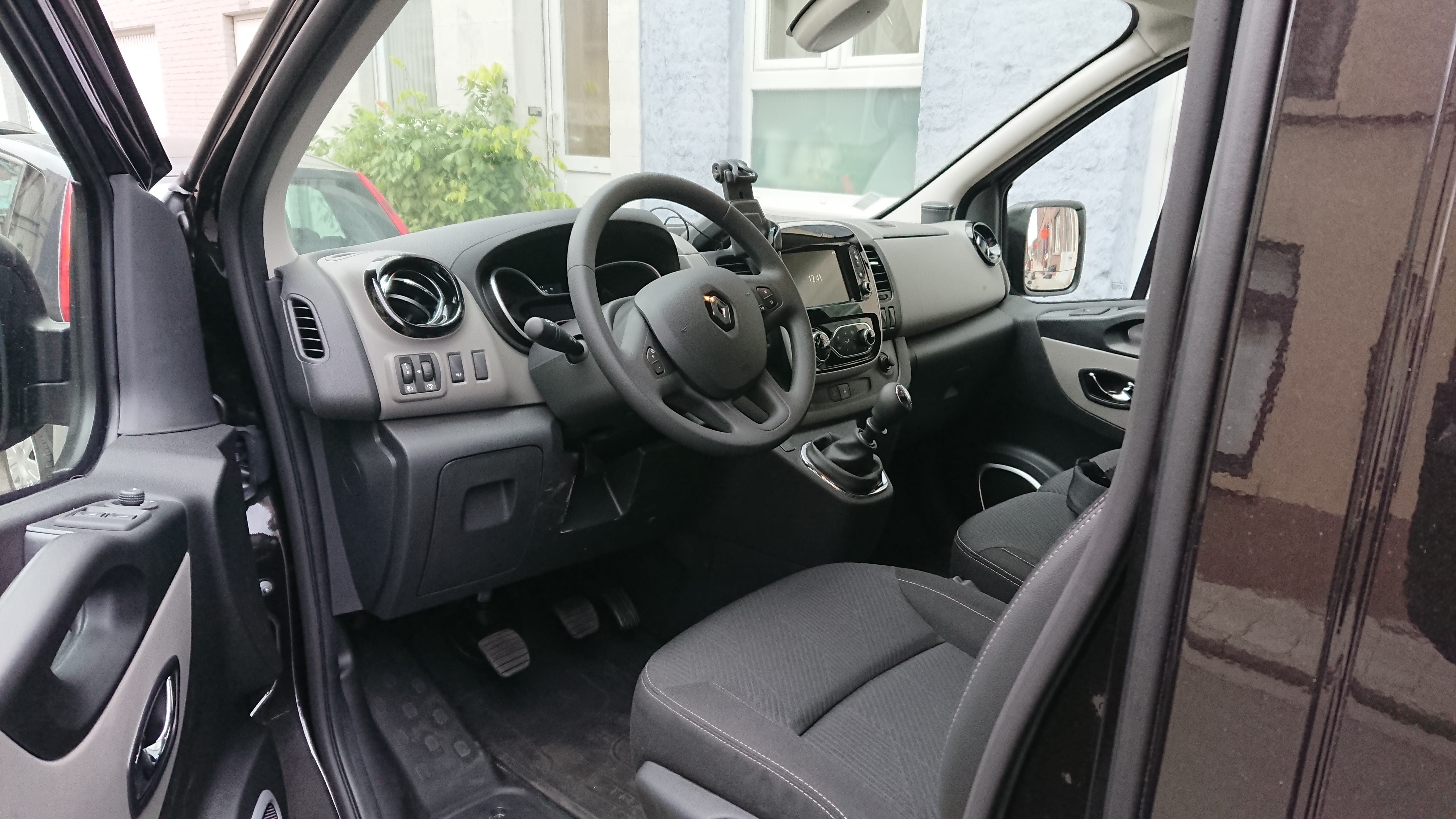 Renault Trafic 1.6  dCi 125pk met Apple CarPlay