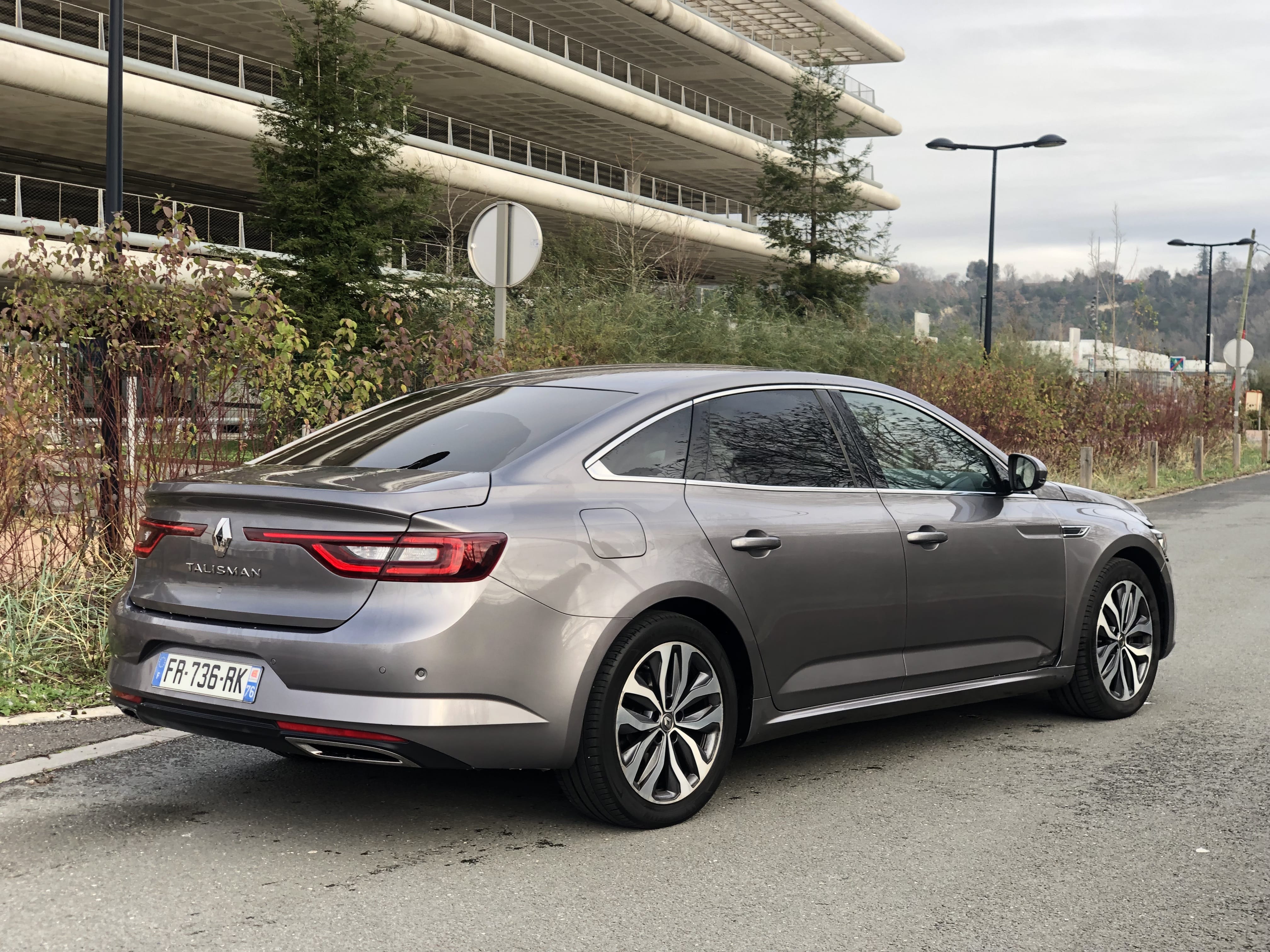 Renault Talisman  Louez la Renault Talisman – Luxe, Confort et Technologie pour un Voyage d’Exception ! avec Apple CarPlay