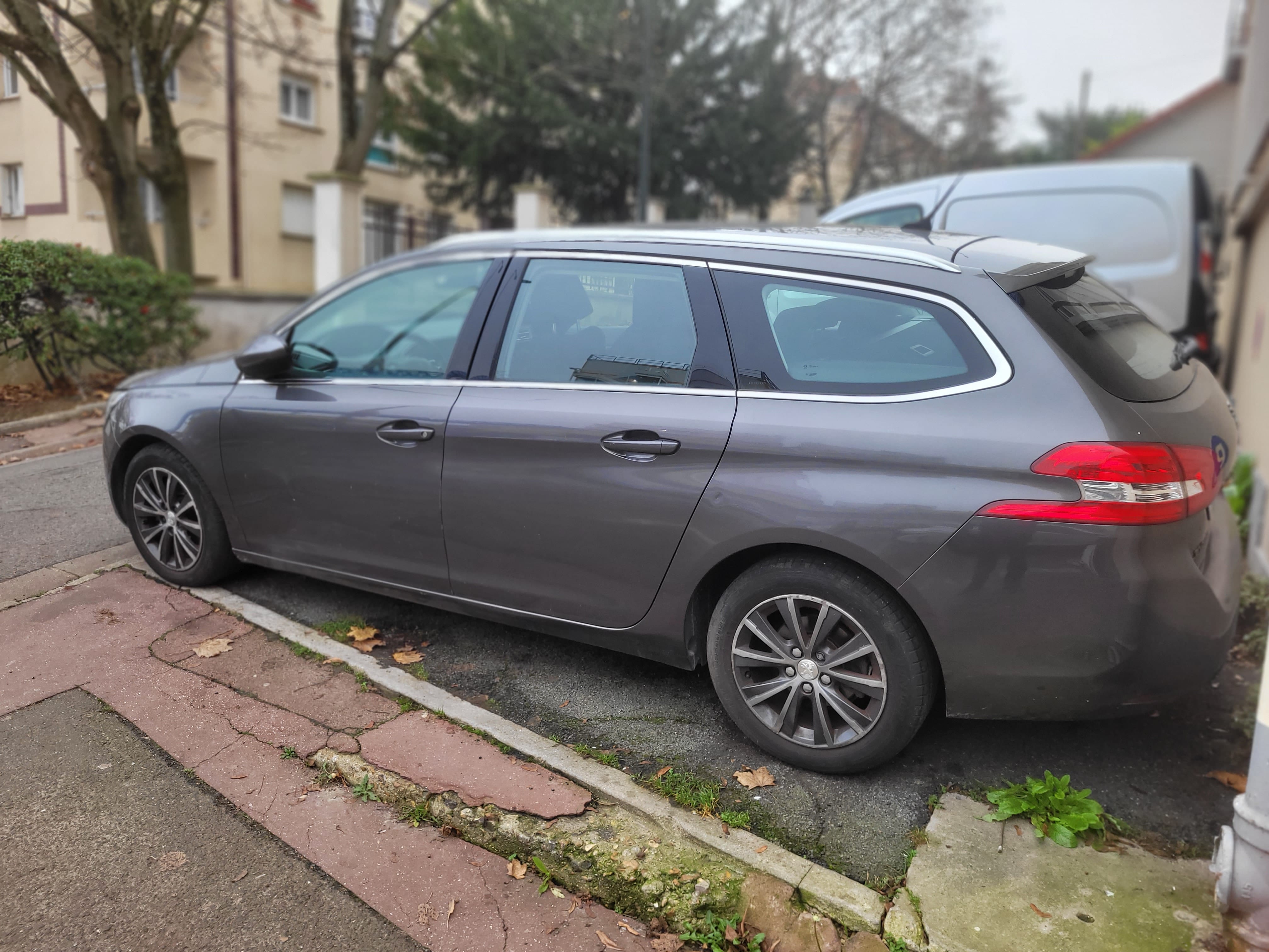 Peugeot 308 SW avec GPS