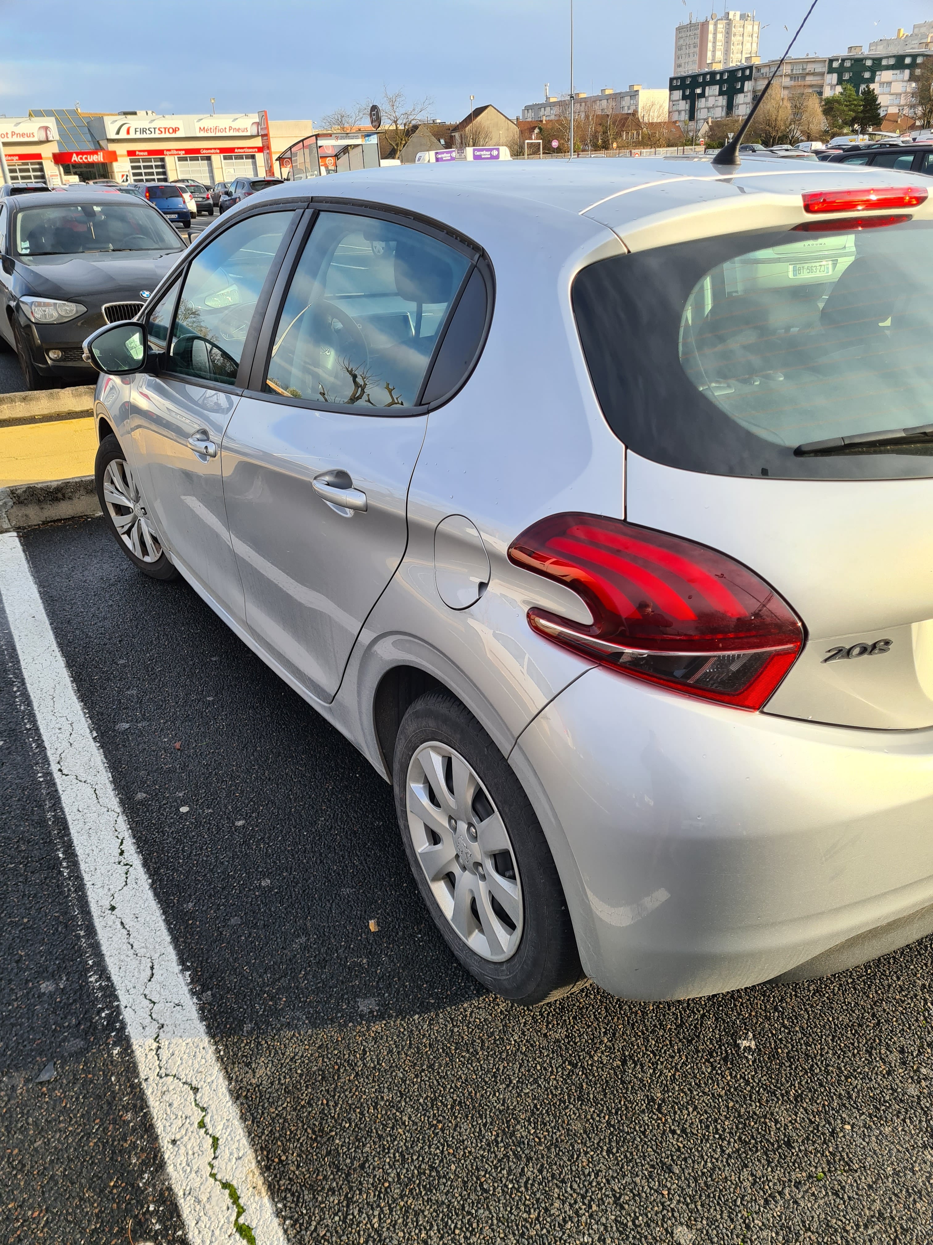 Peugeot 208