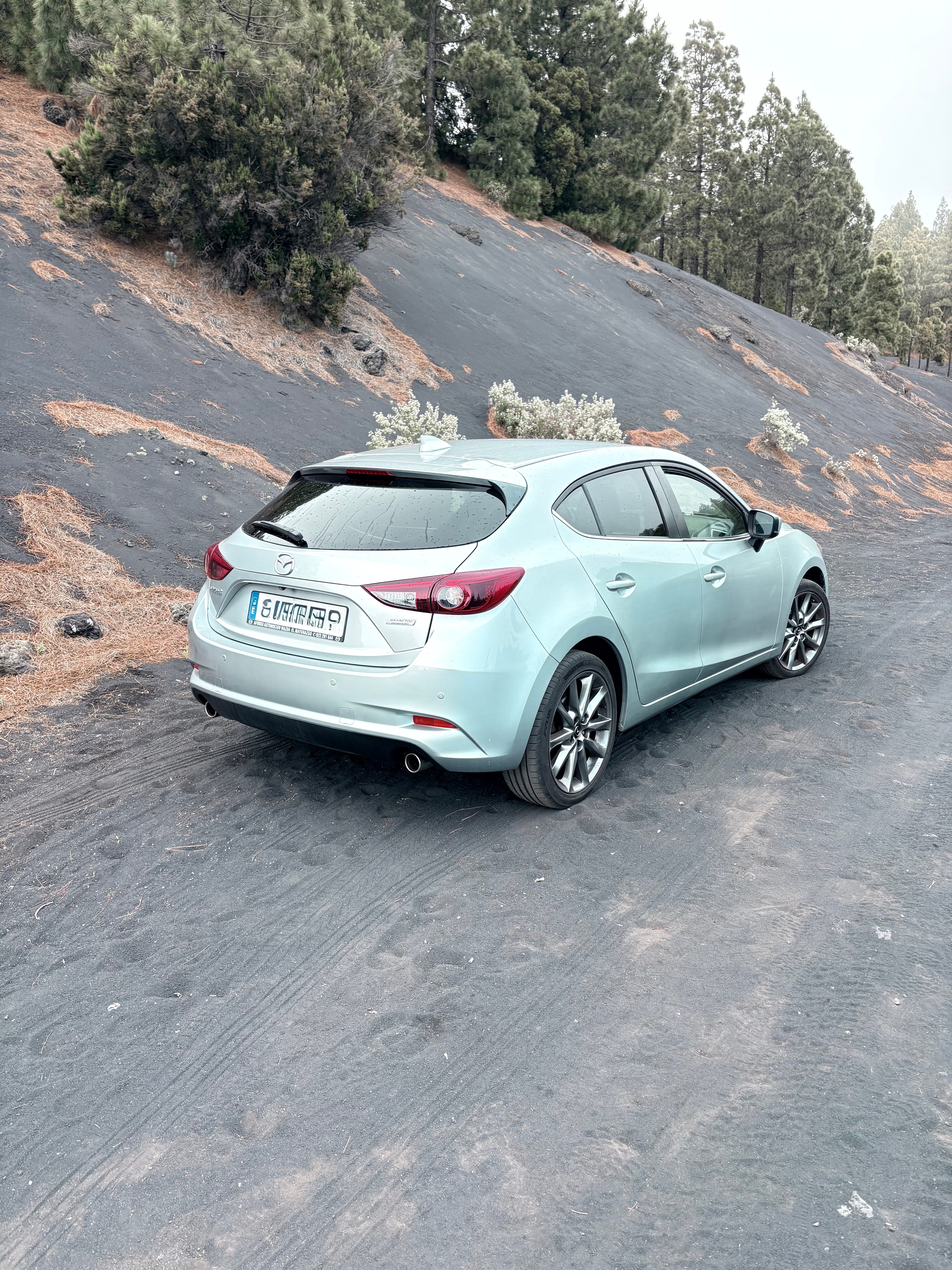 Mazda 3 2.0 Skyactiv con Aire acondicionado