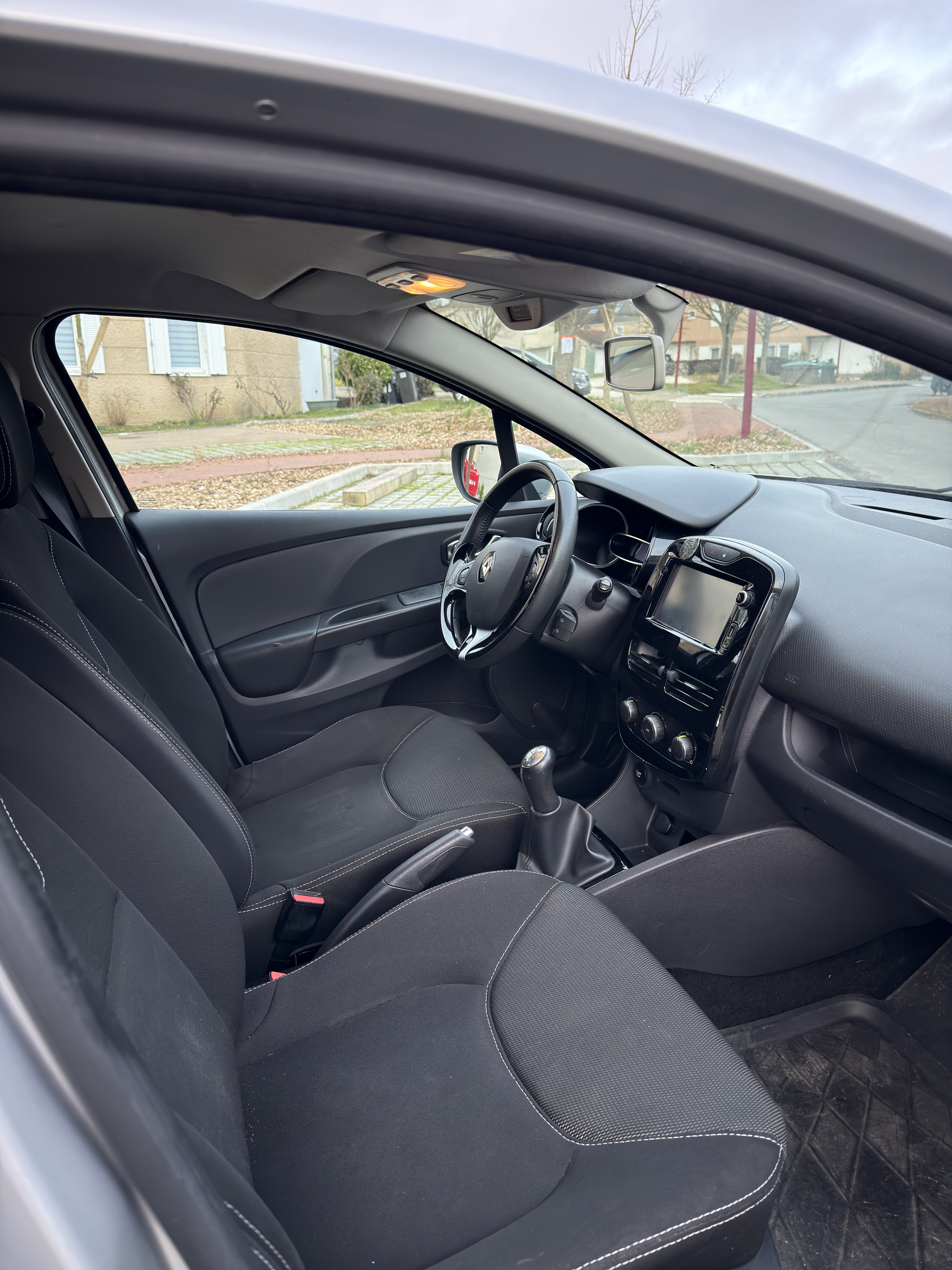 Renault Clio 1.5dci avec Climatisation