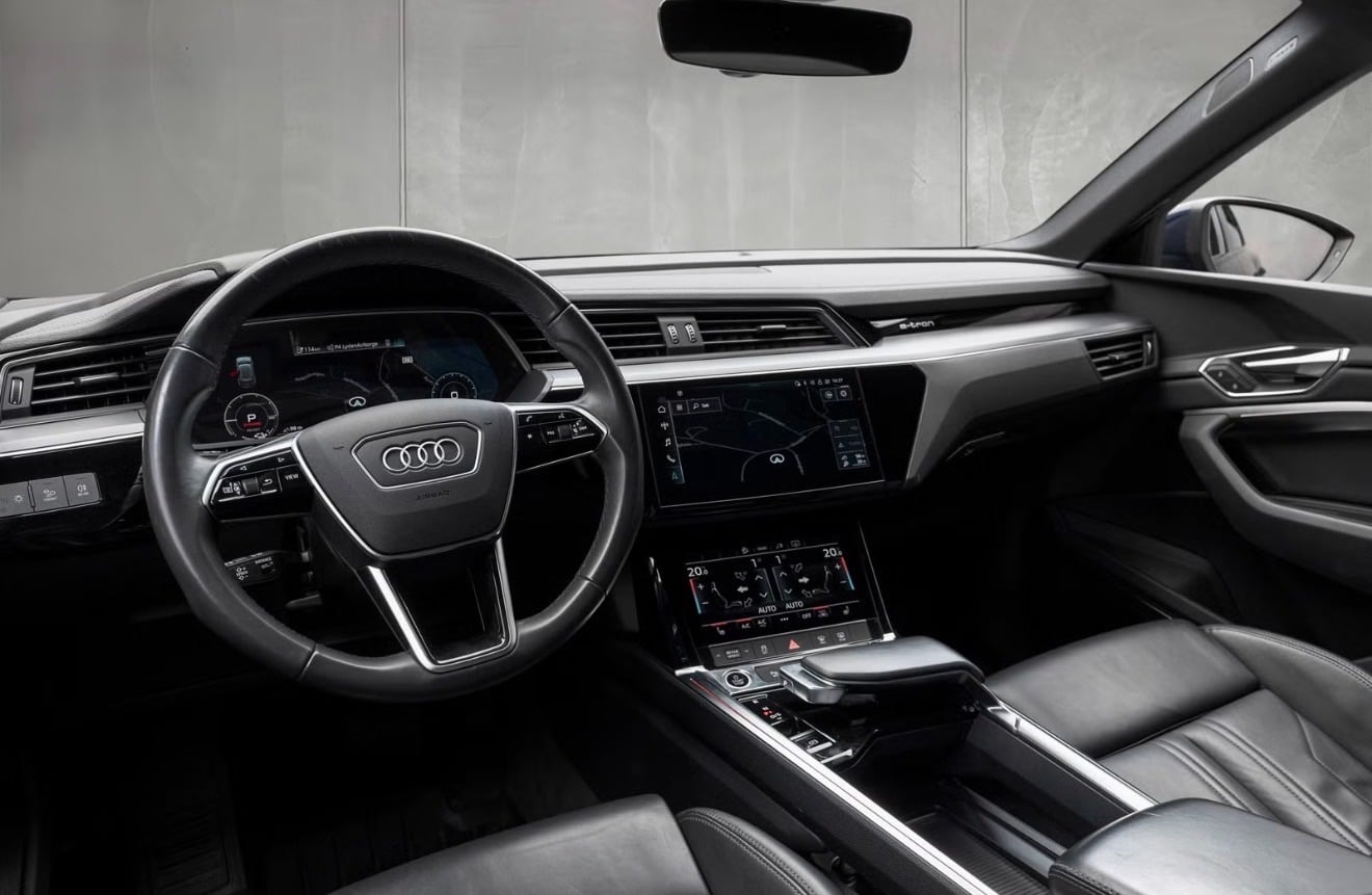 Audi e-tron 55 med GPS