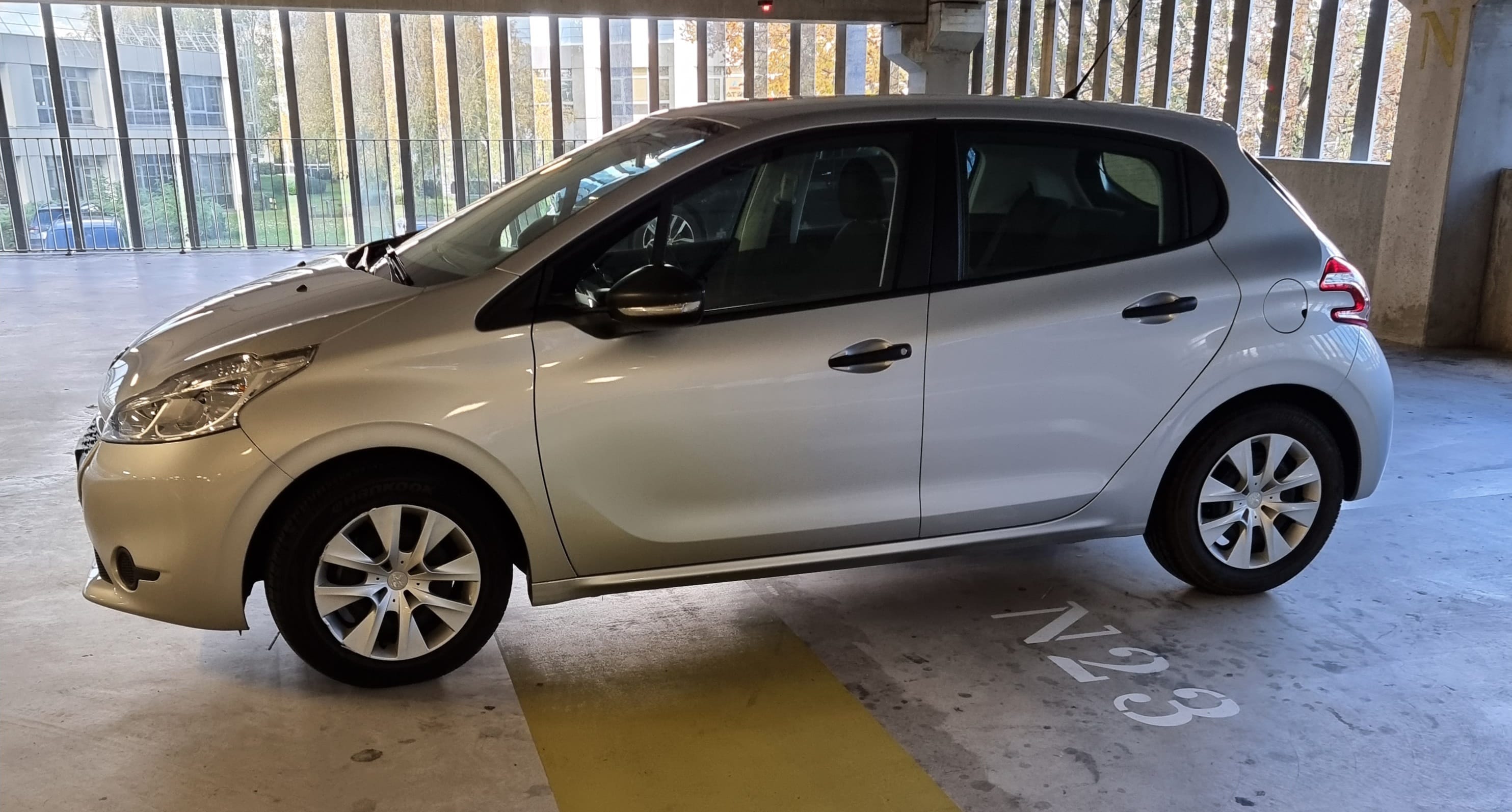 Peugeot 208 avec Climatisation