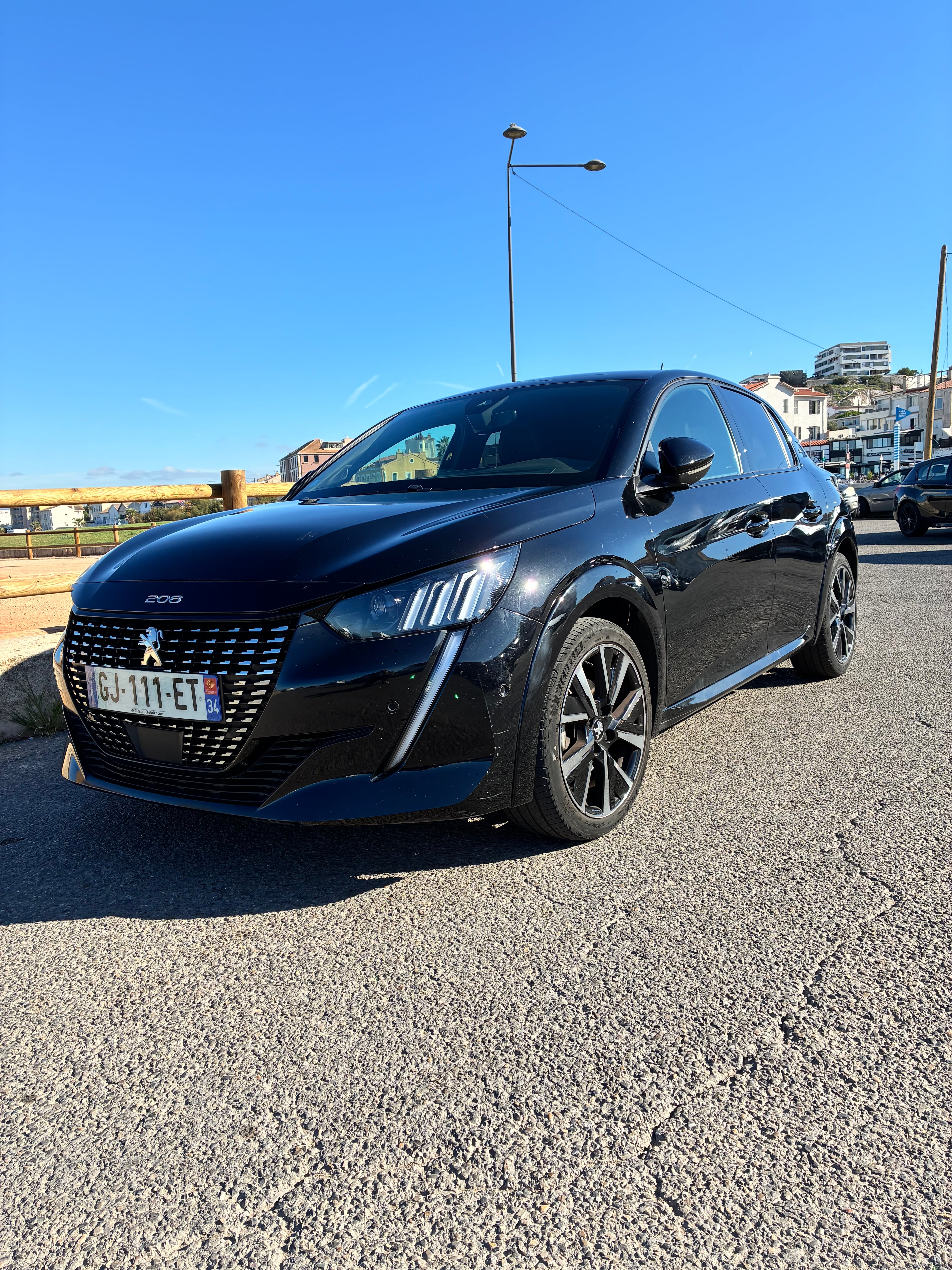 Peugeot 208 with Cruise control
