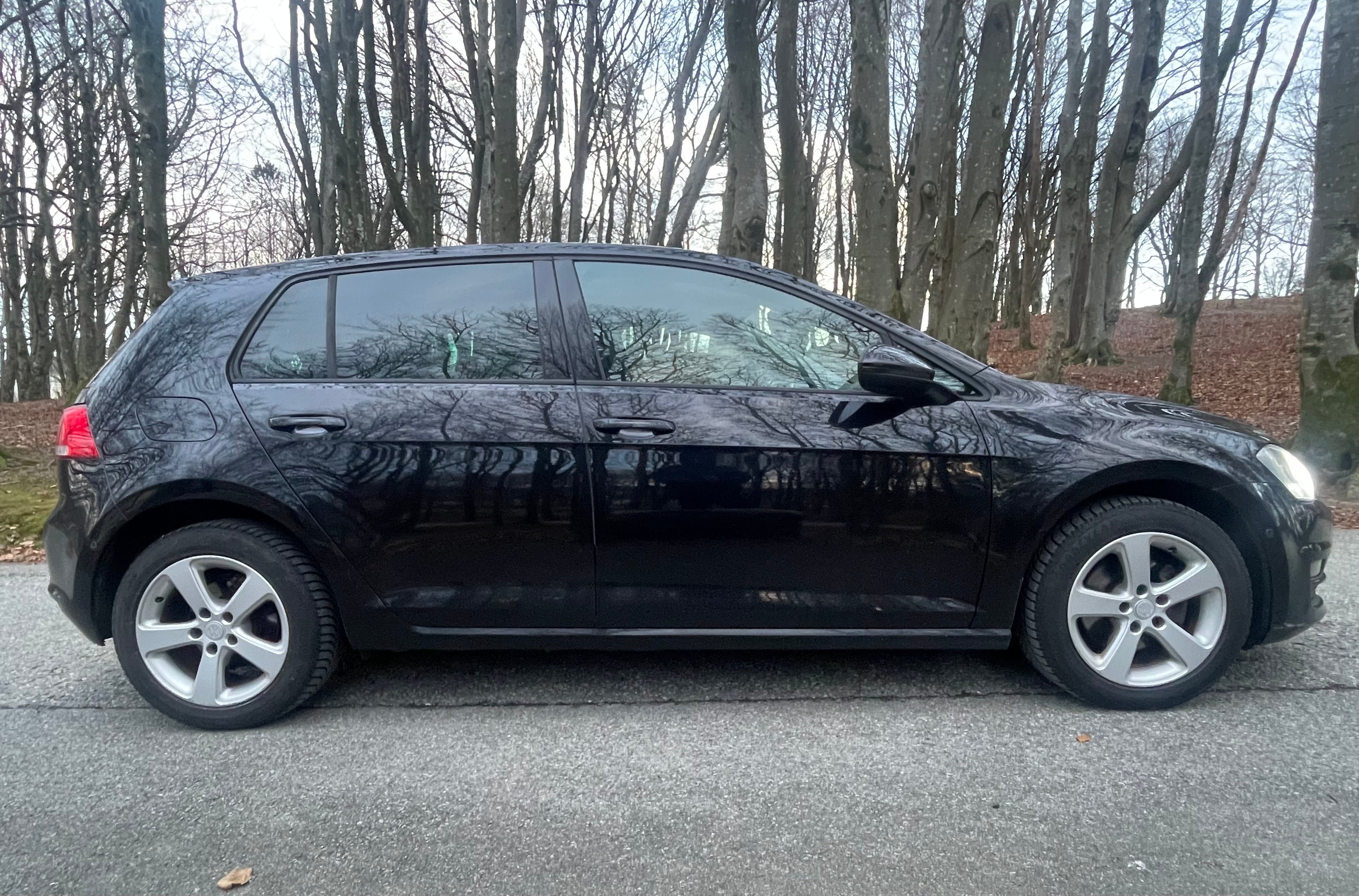Volkswagen Golf Manuell | Komfortabel with Air conditioning