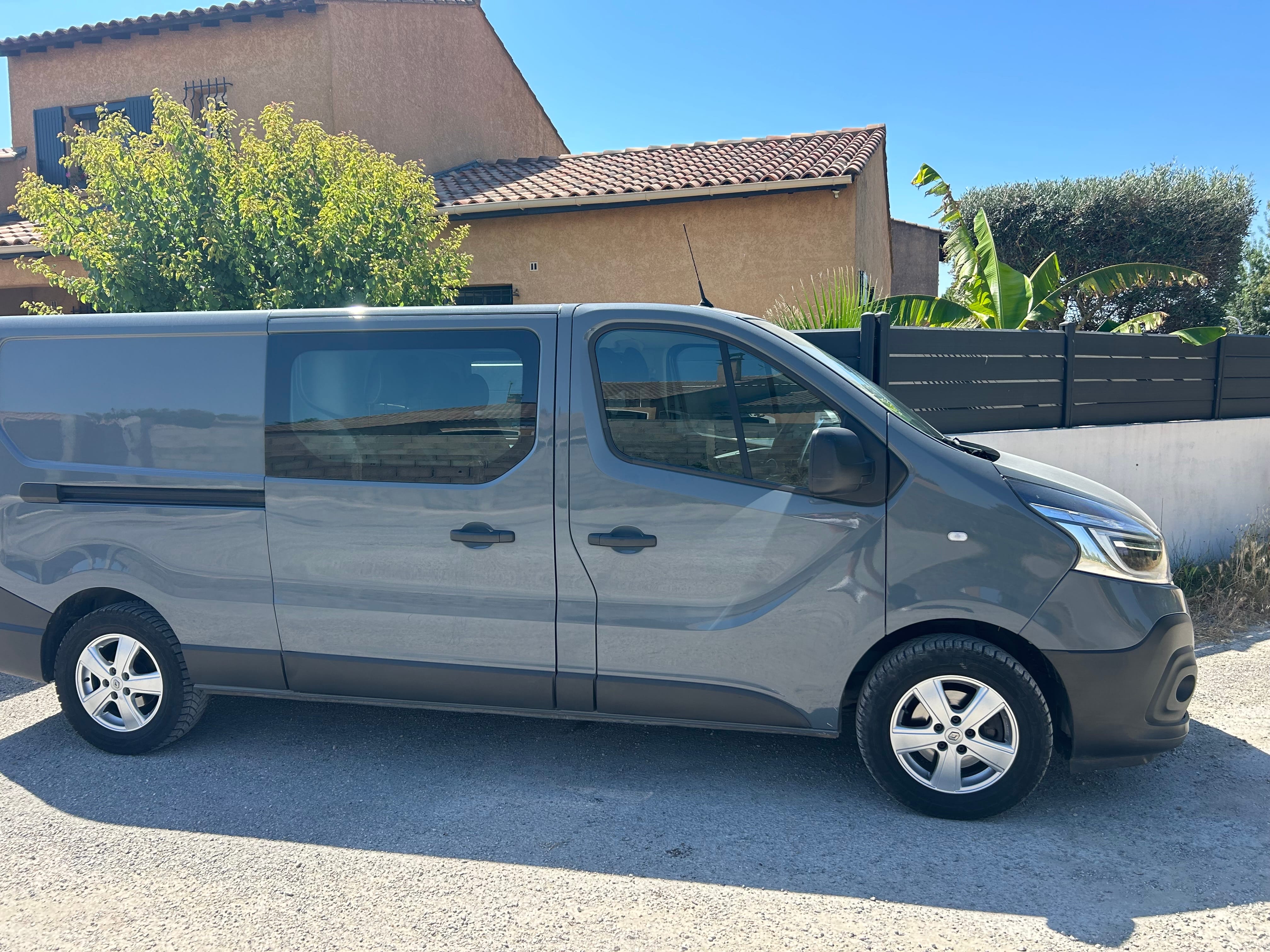 Renault Trafic Double Cabine avec Climatisation