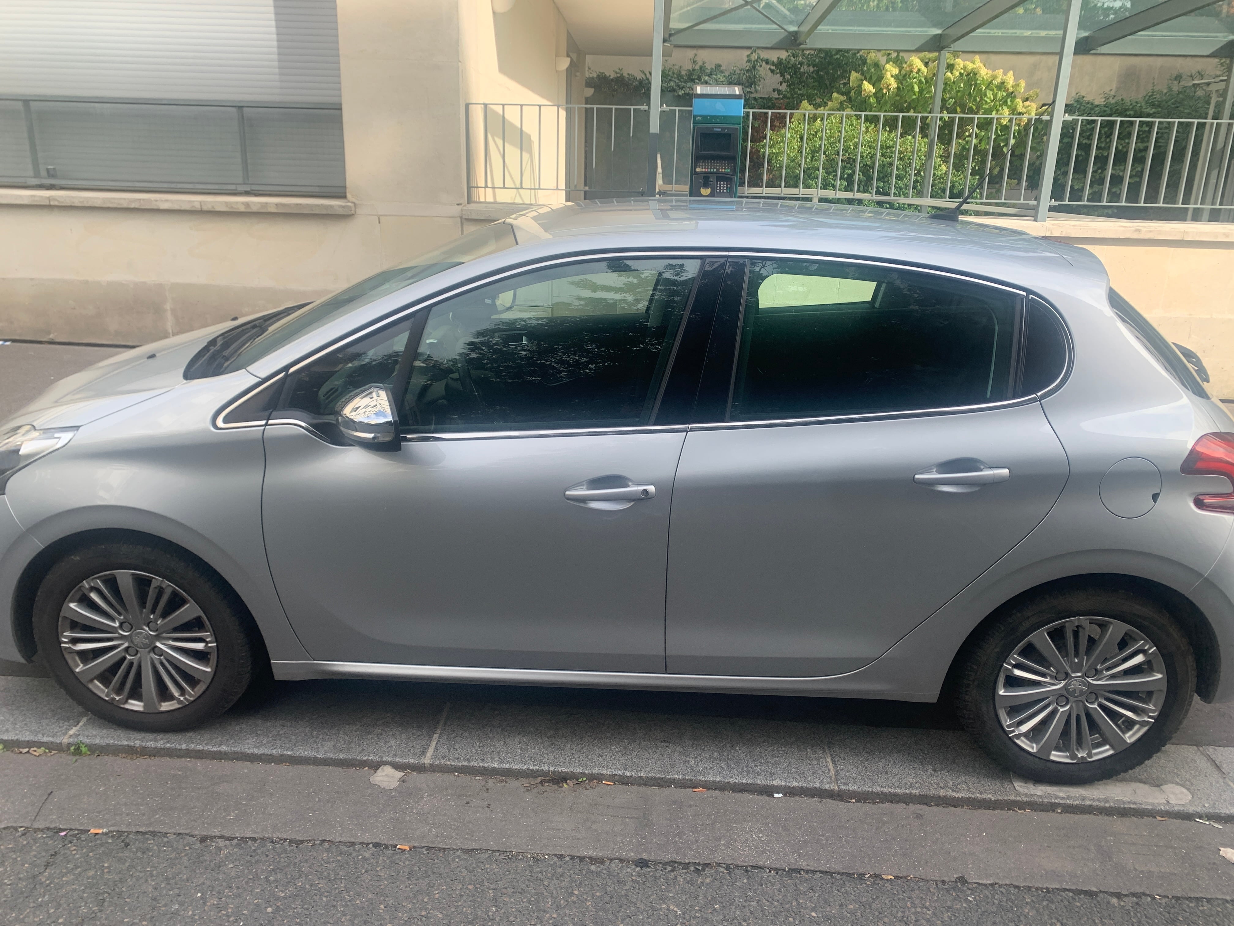 Peugeot 208 with Air conditioning