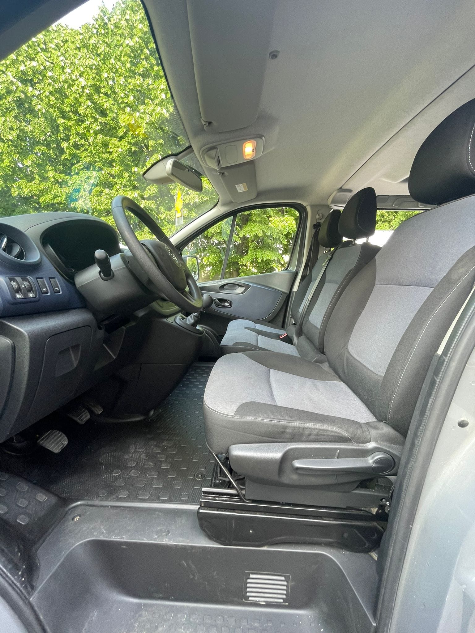 Opel Vivaro avec Régulateur de vitesse