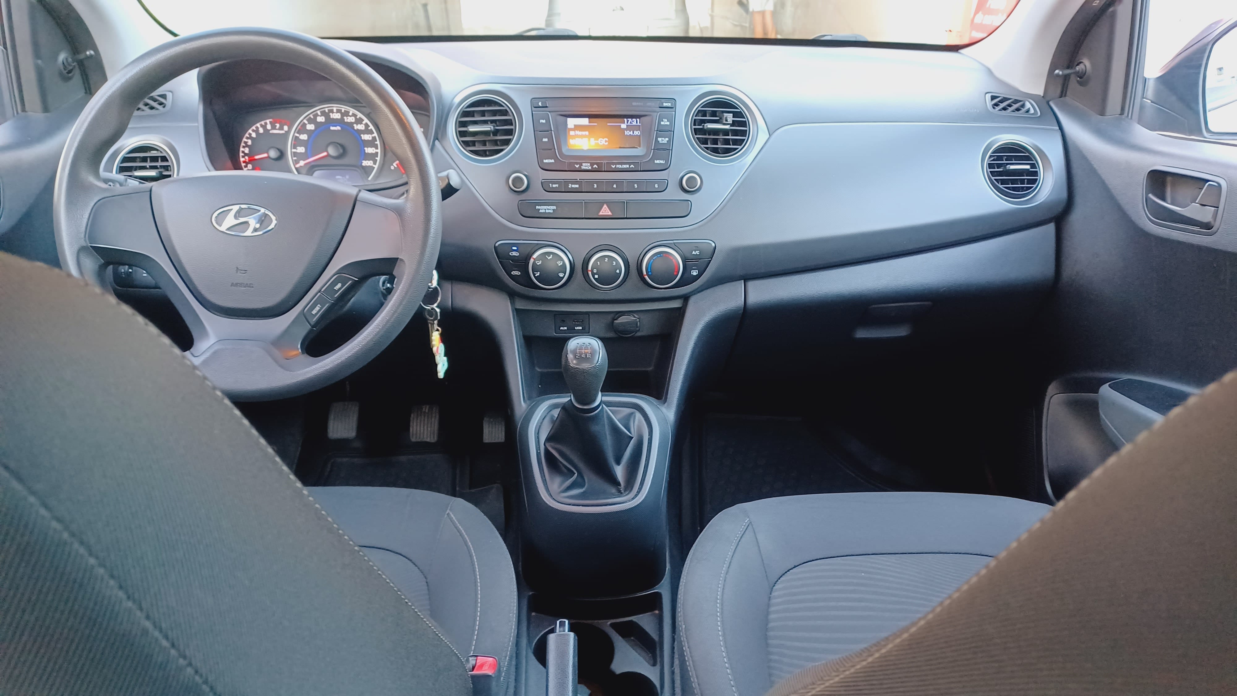 Hyundai i10 con Entrada de Audio/iPod
