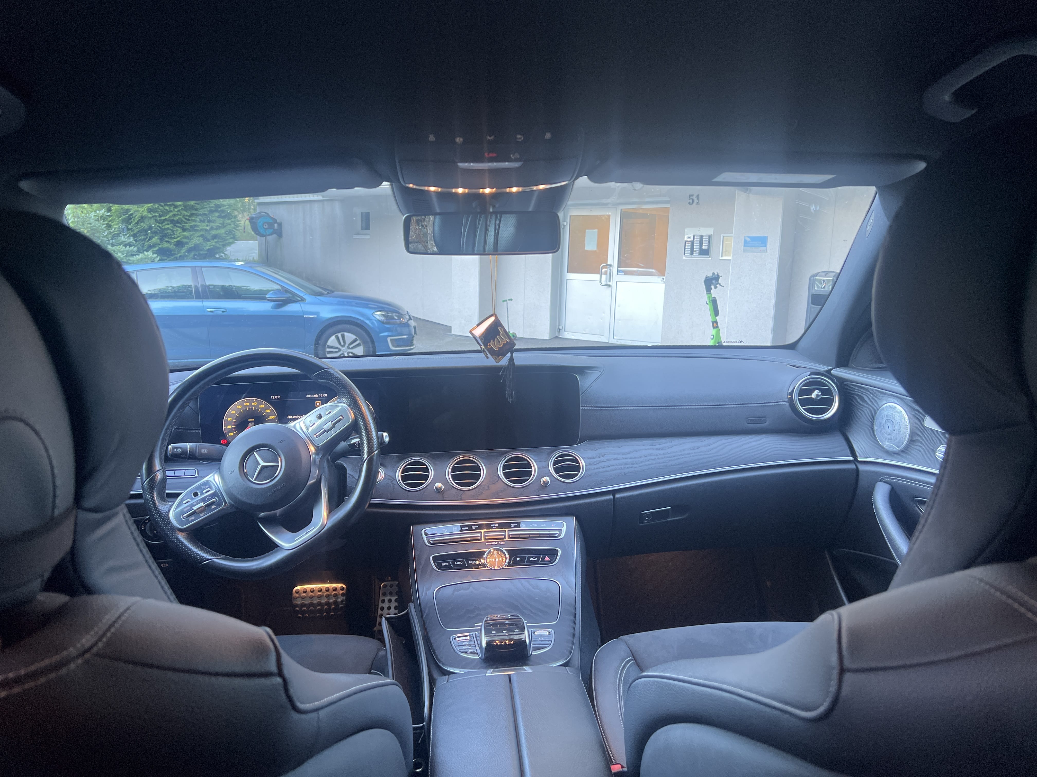 Mercedes-Benz E-Klasse E 300 med Cruisekontroll