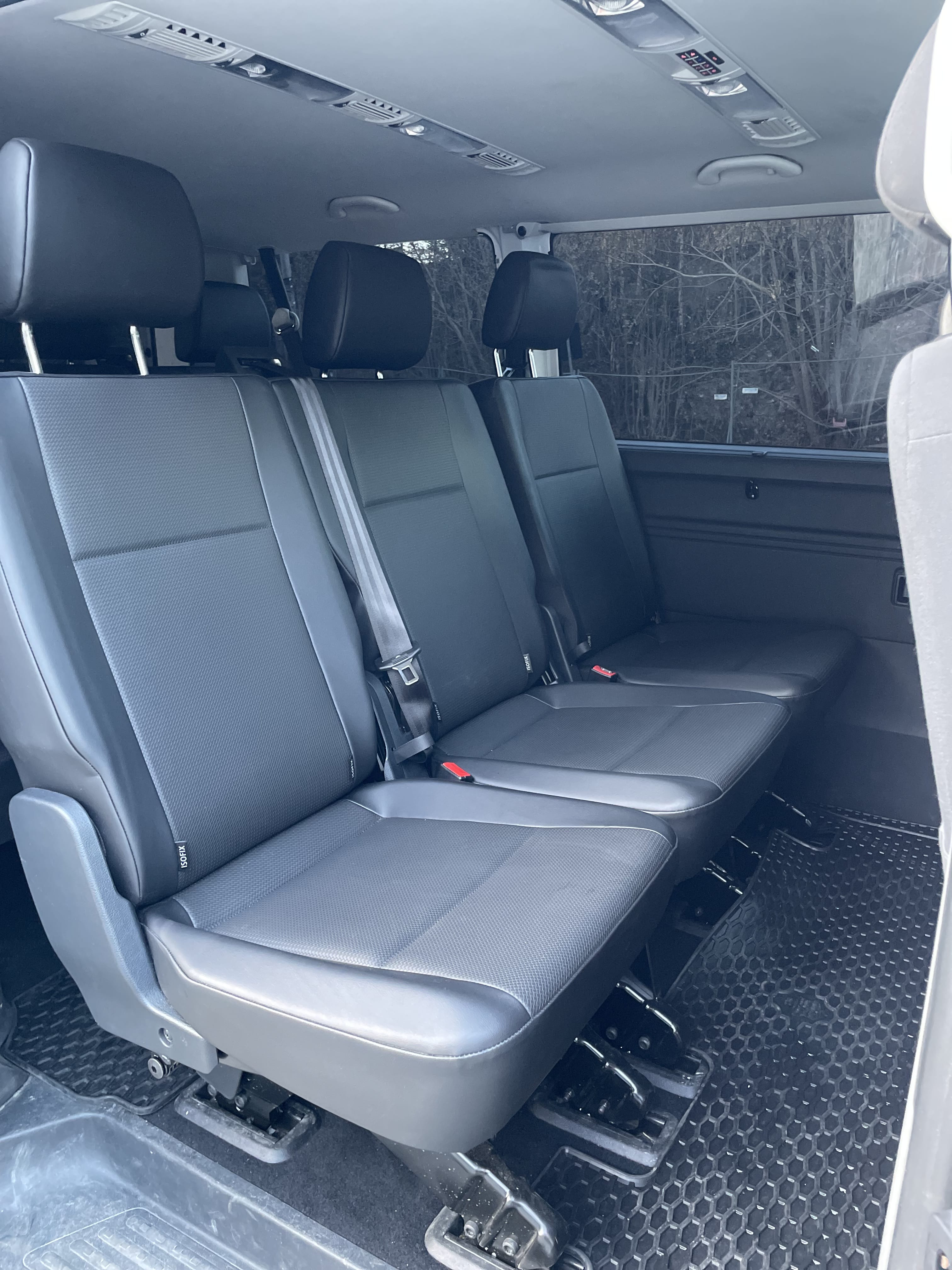 Volkswagen Caravelle 2.0 Tdi 9 seter med automatgir med Tilhengerfeste