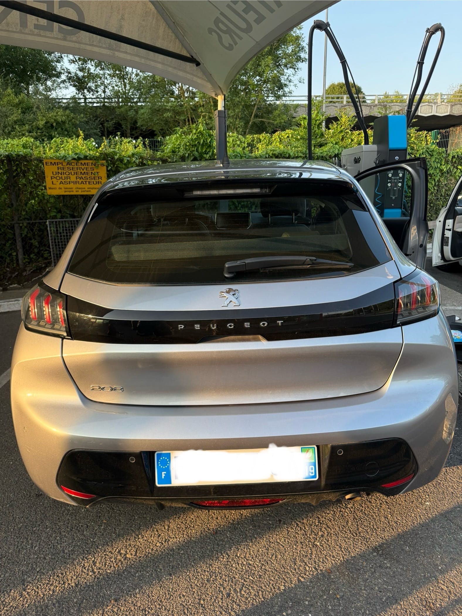 Peugeot 208 avec Climatisation