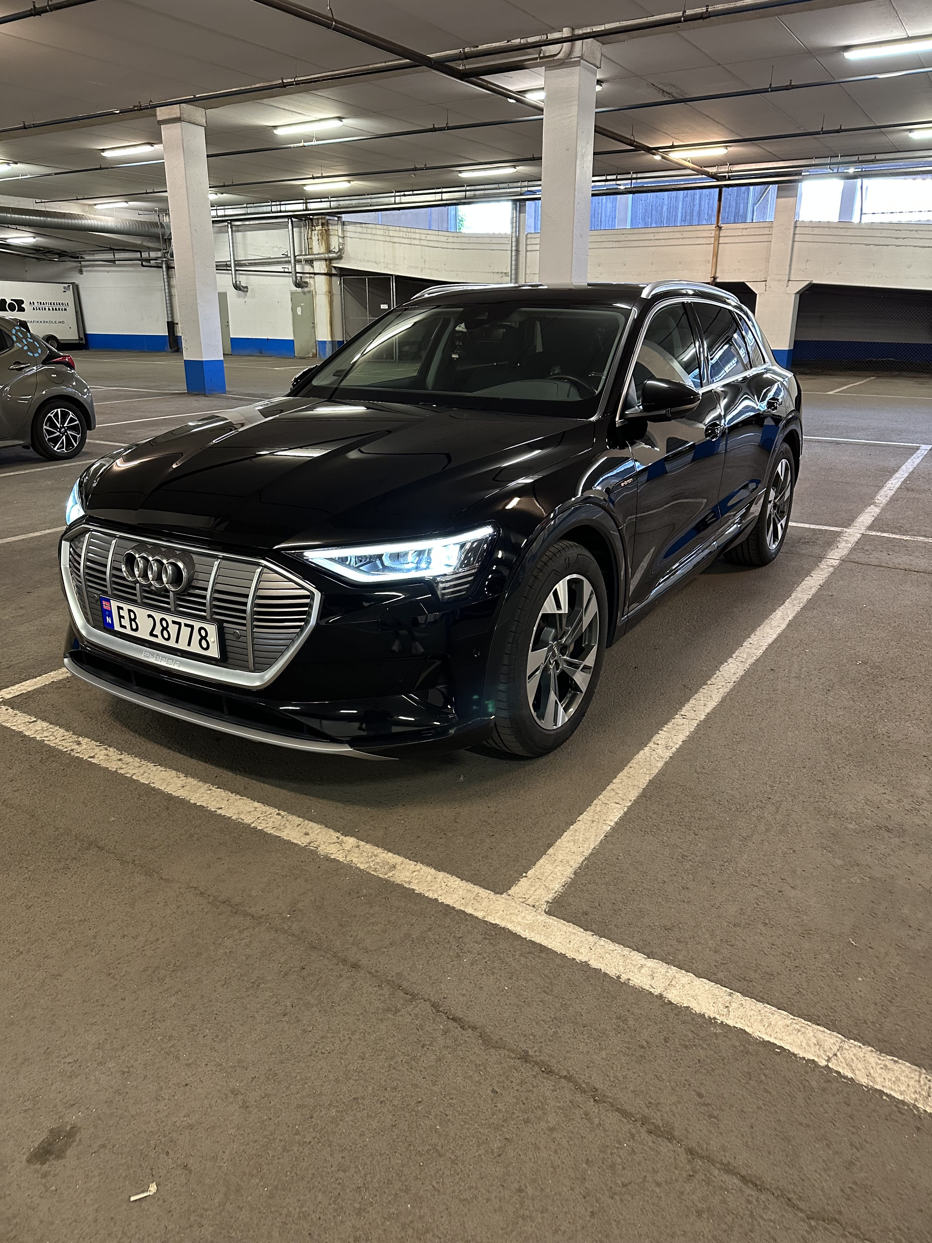 Audi e-tron med GPS