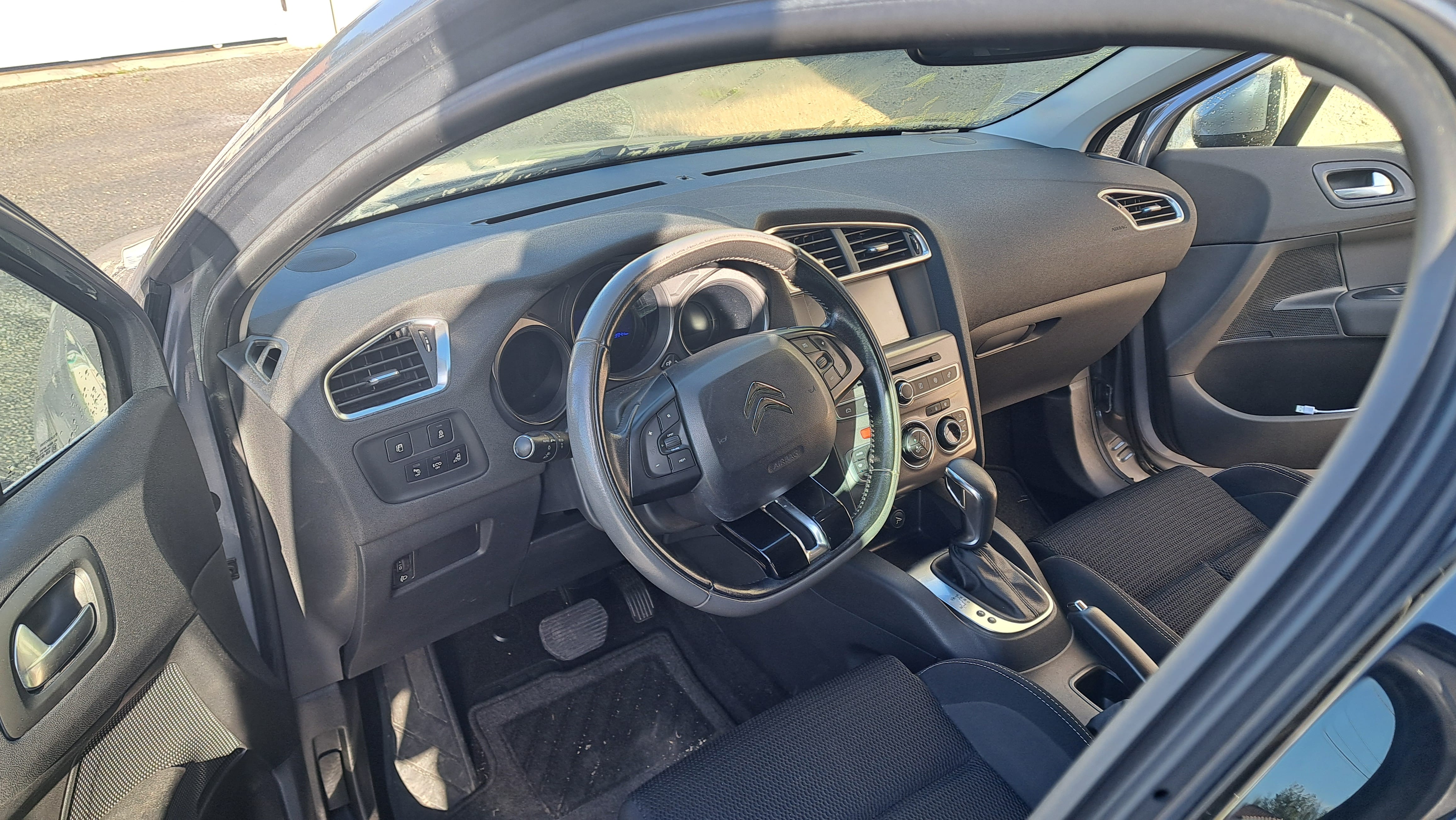 Citroen C4 1.2 130 CV avec GPS