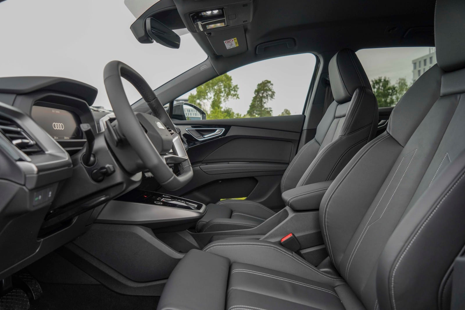 Audi Q4 35 e-tron (RWD) 50 quattro med GPS