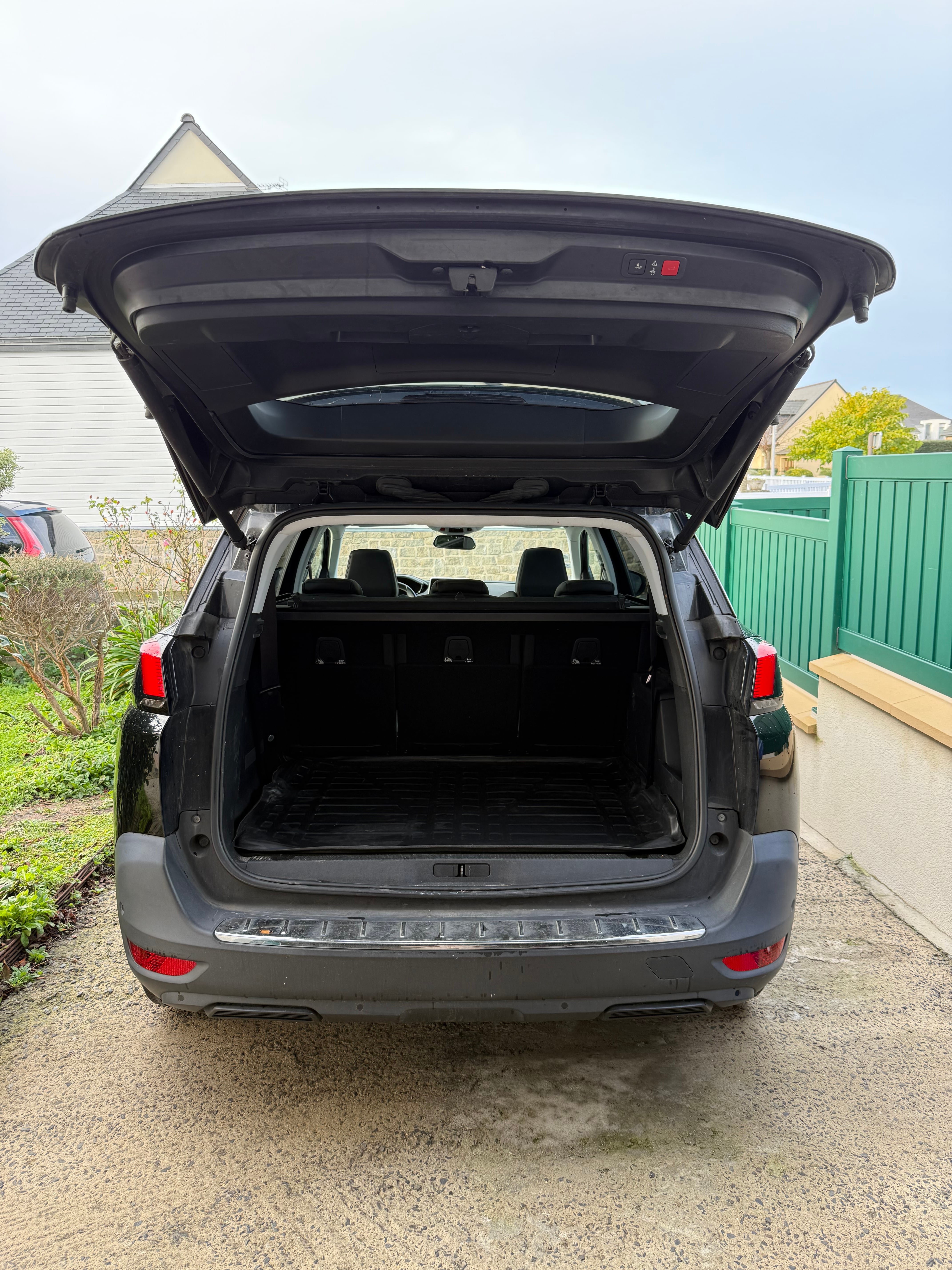 Peugeot 5008 avec Apple CarPlay