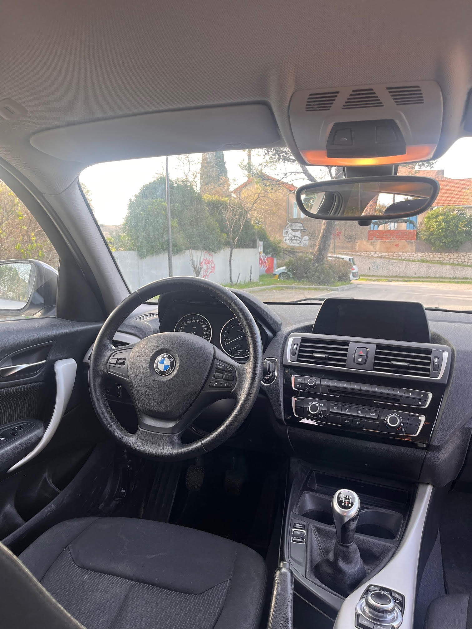 BMW Série 1 avec GPS