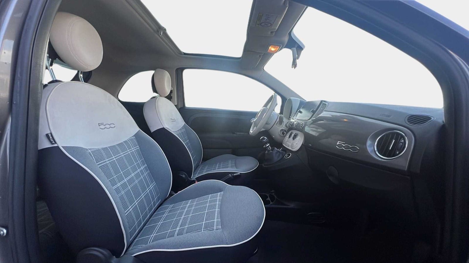 Fiat 500 con techo solar met Bluetooth audio