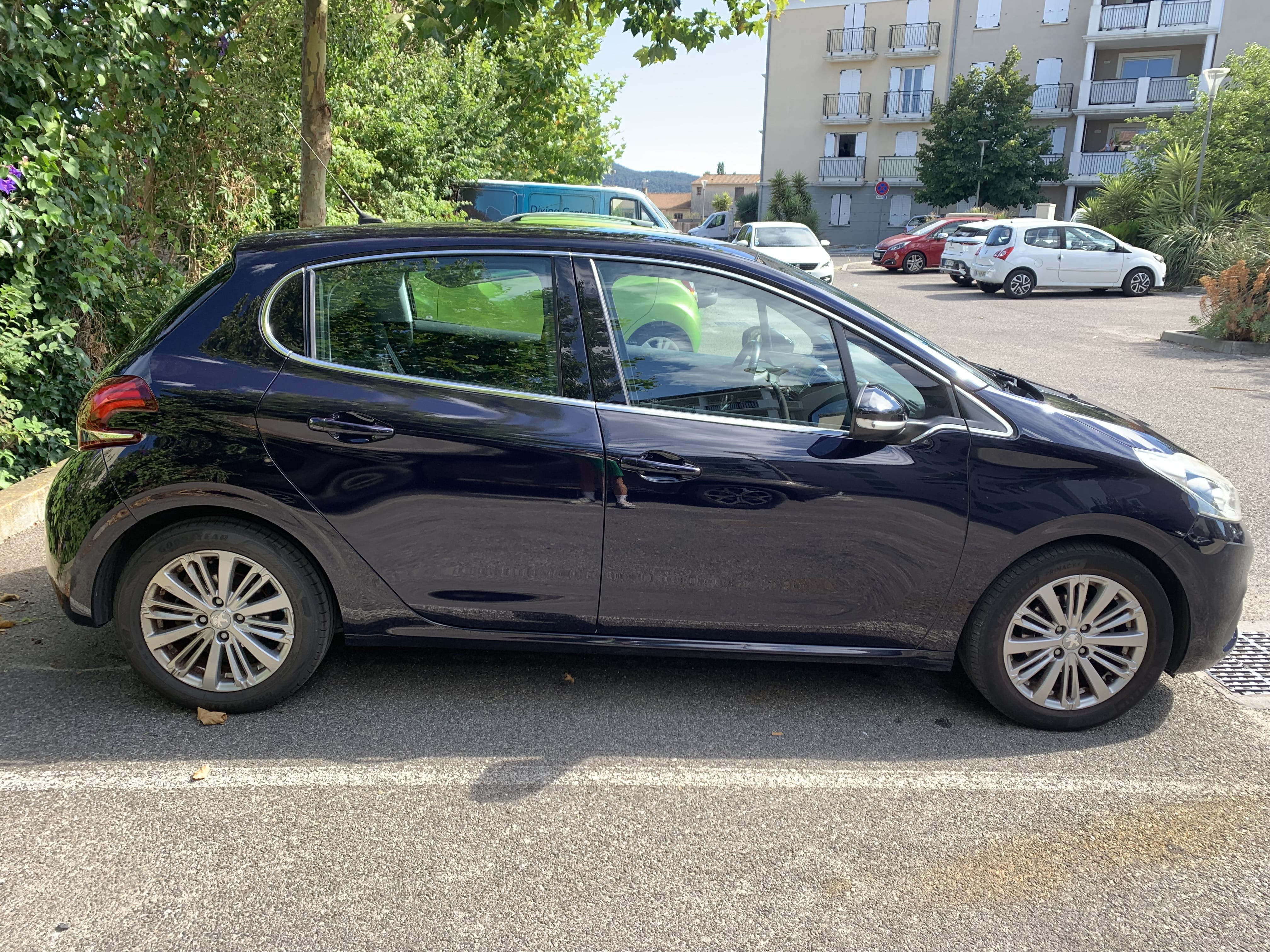 Peugeot 208 avec Climatisation