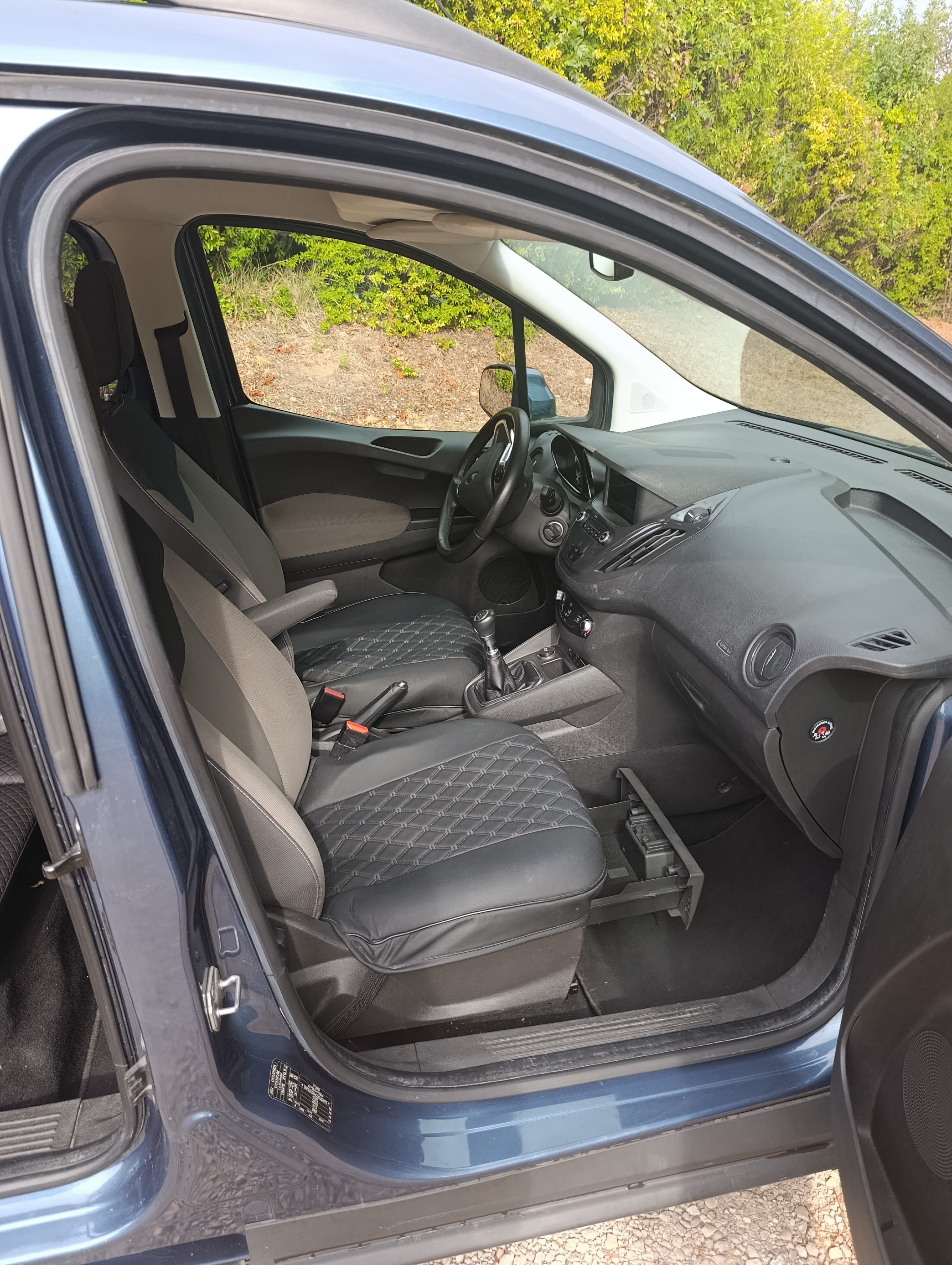 Ford Tourneo Courier avec Régulateur de vitesse