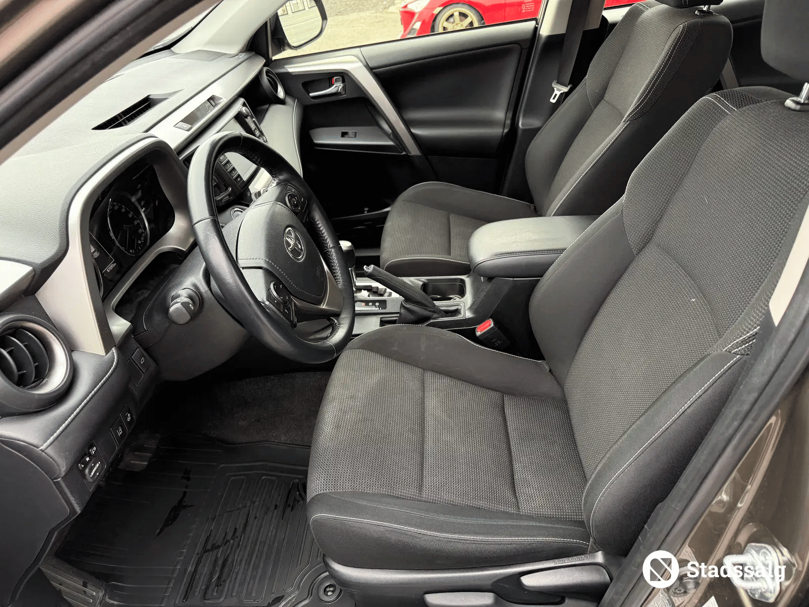 Toyota RAV 4 Hybrid with GPS