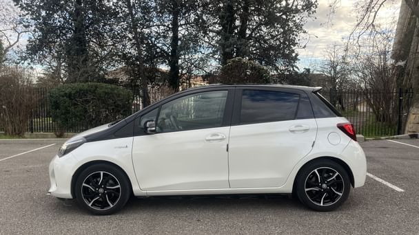 Toyota Yaris Hybride avec Climatisation