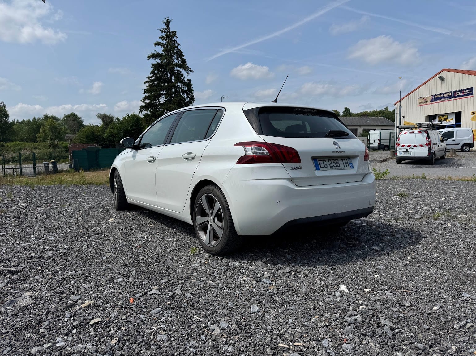Peugeot 308 Ess 1.2-130CV *25027* EG236TH with GPS
