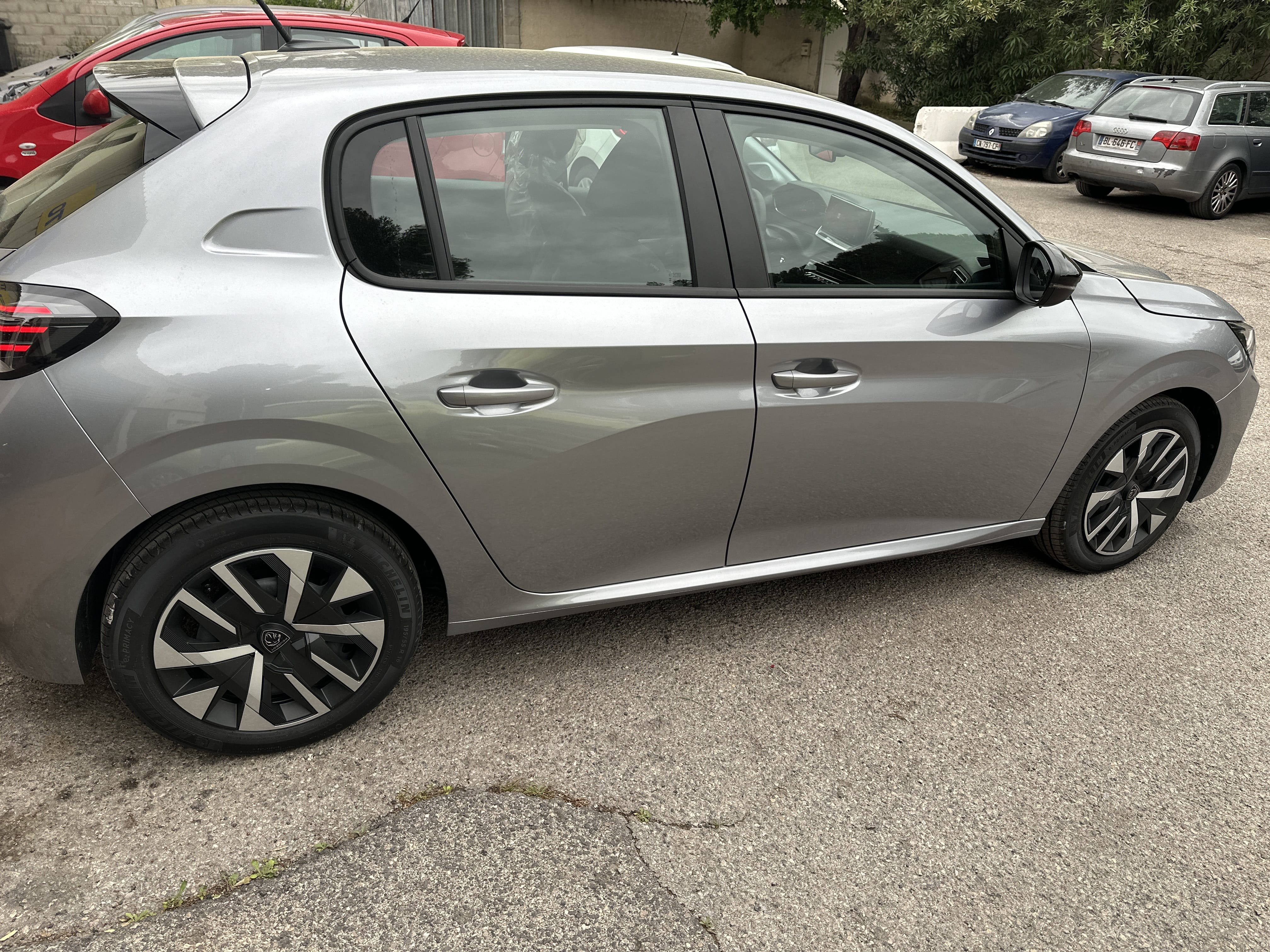 Peugeot 208 avec GPS
