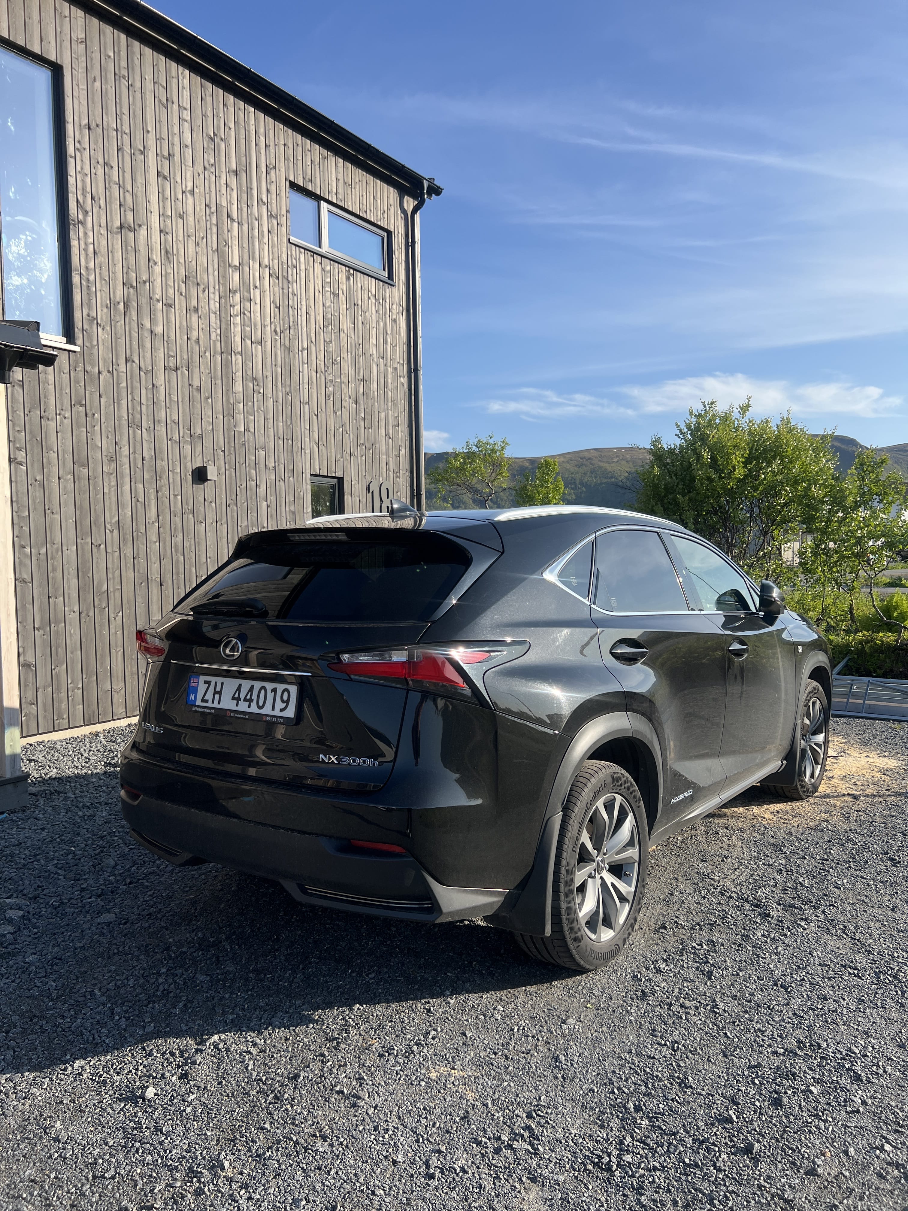 Lexus NX 300h with GPS