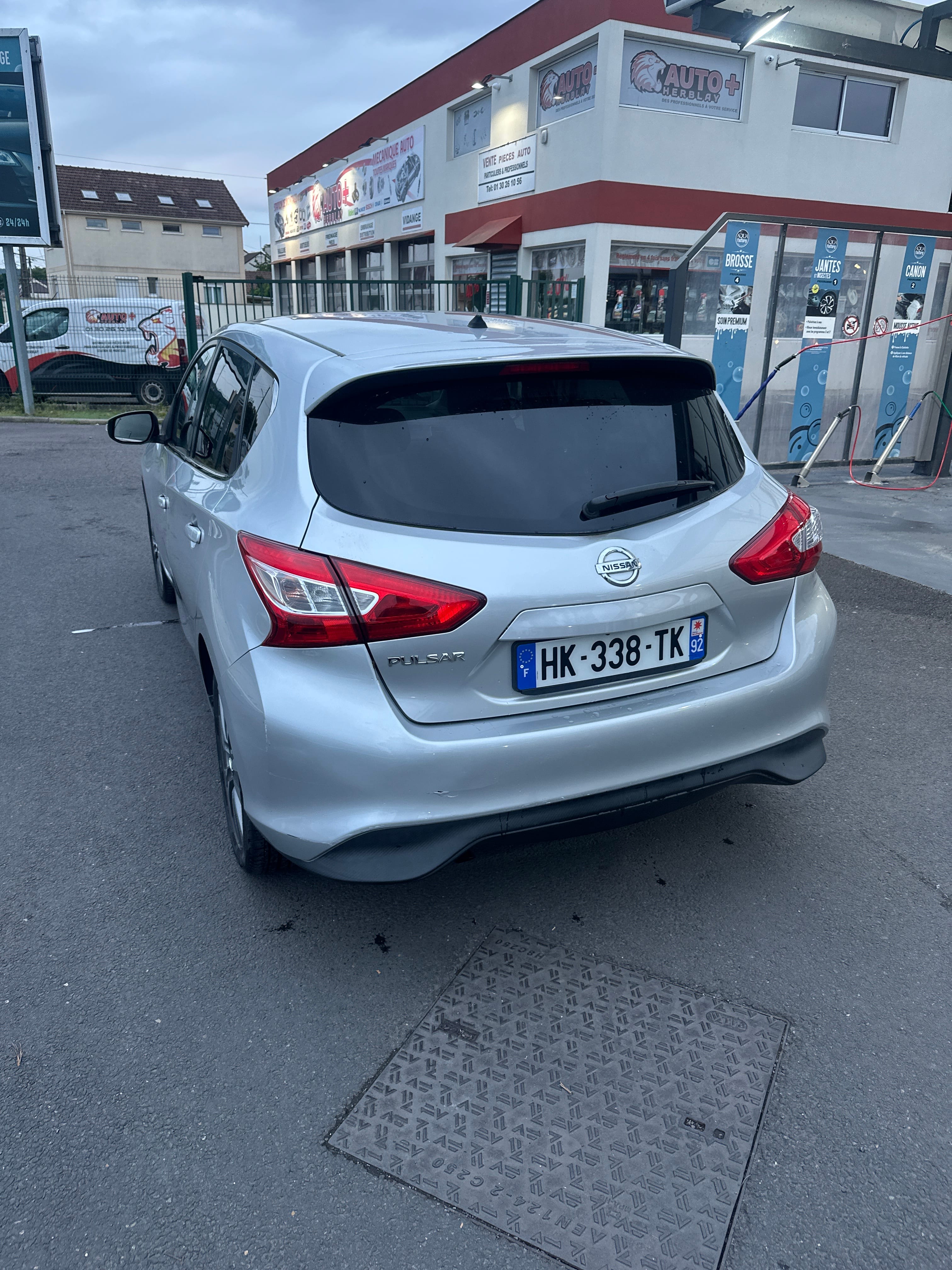 Nissan Pulsar avec Caméra de recul
