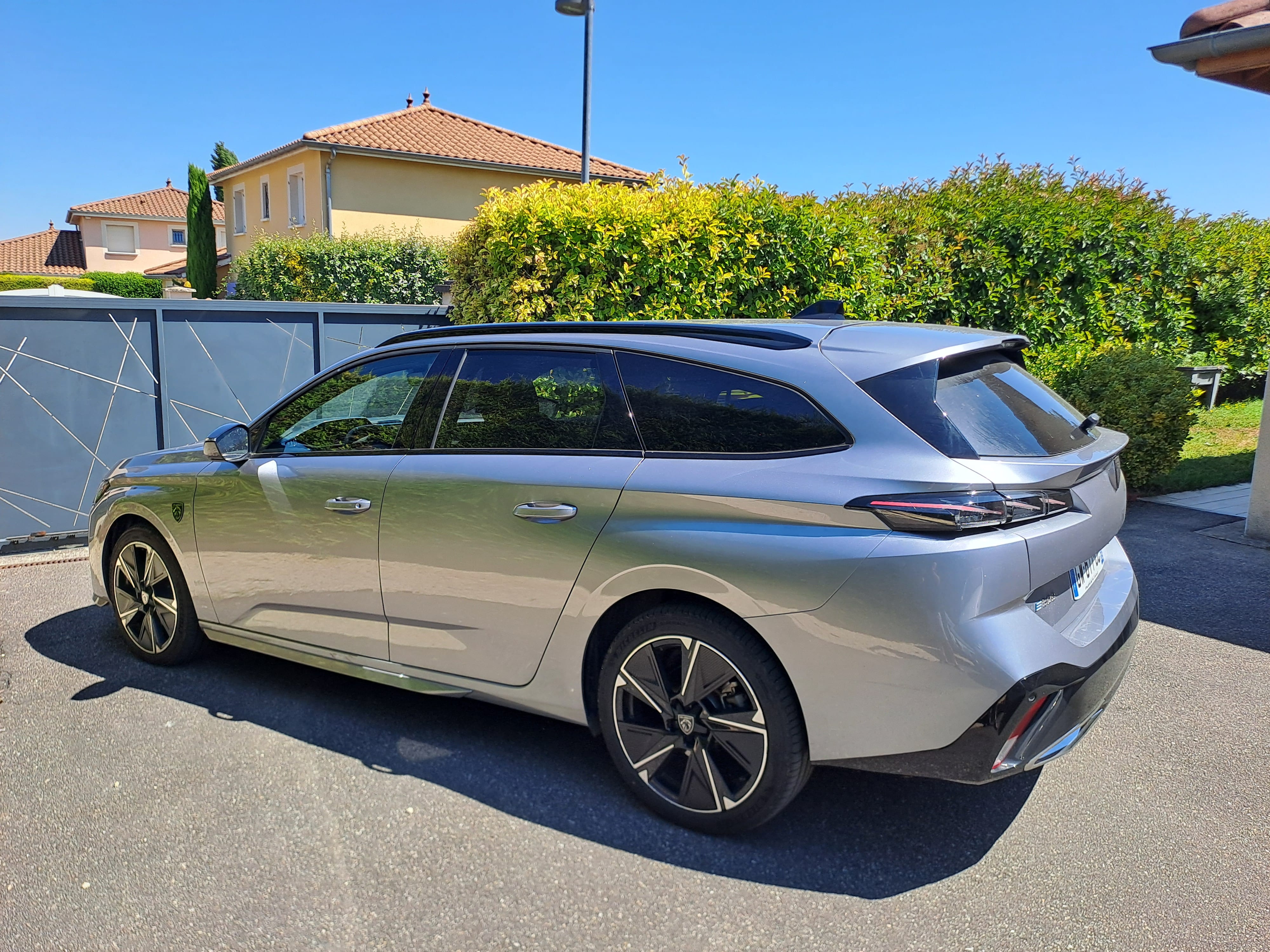 Peugeot 308 SW Électrique avec Caméra de recul