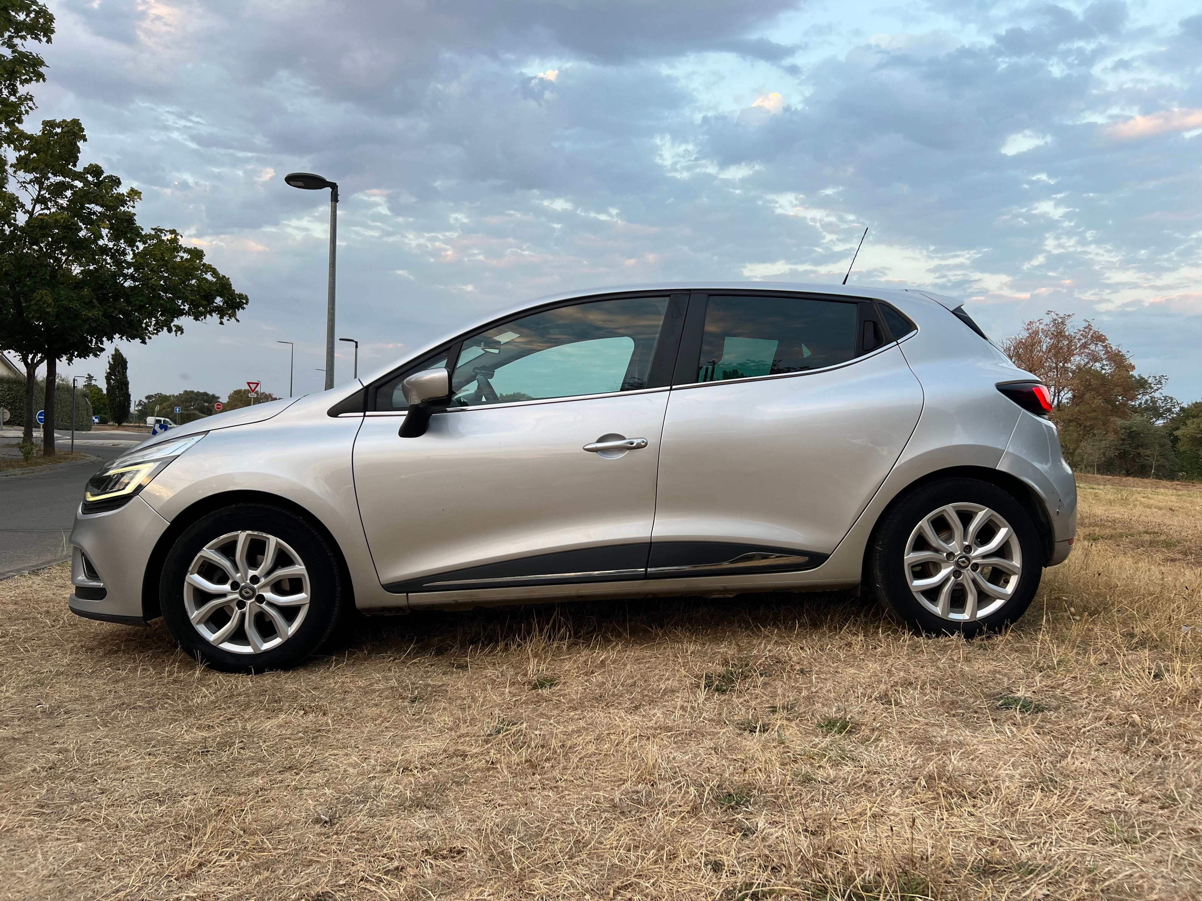 Renault Clio avec Climatisation