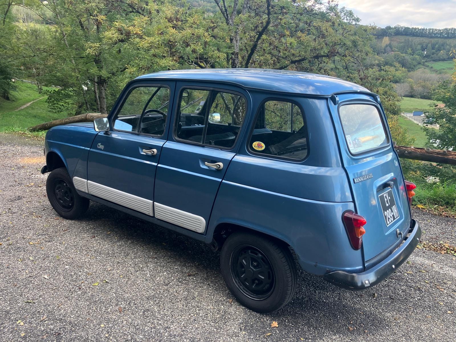 Renault R4 ELECTRIQUE - Rétrofitée et UpcYclée en octobre 2024 avec Chaines