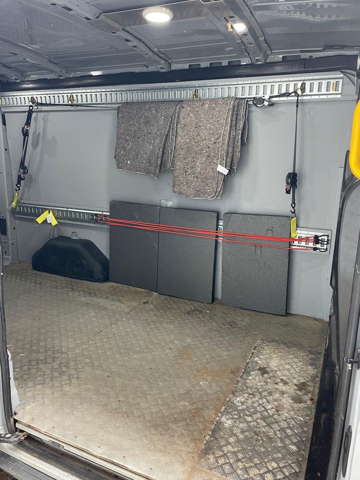 Ford Transit 250 (L3H2) 170ch long chassis | met Bluetooth audio