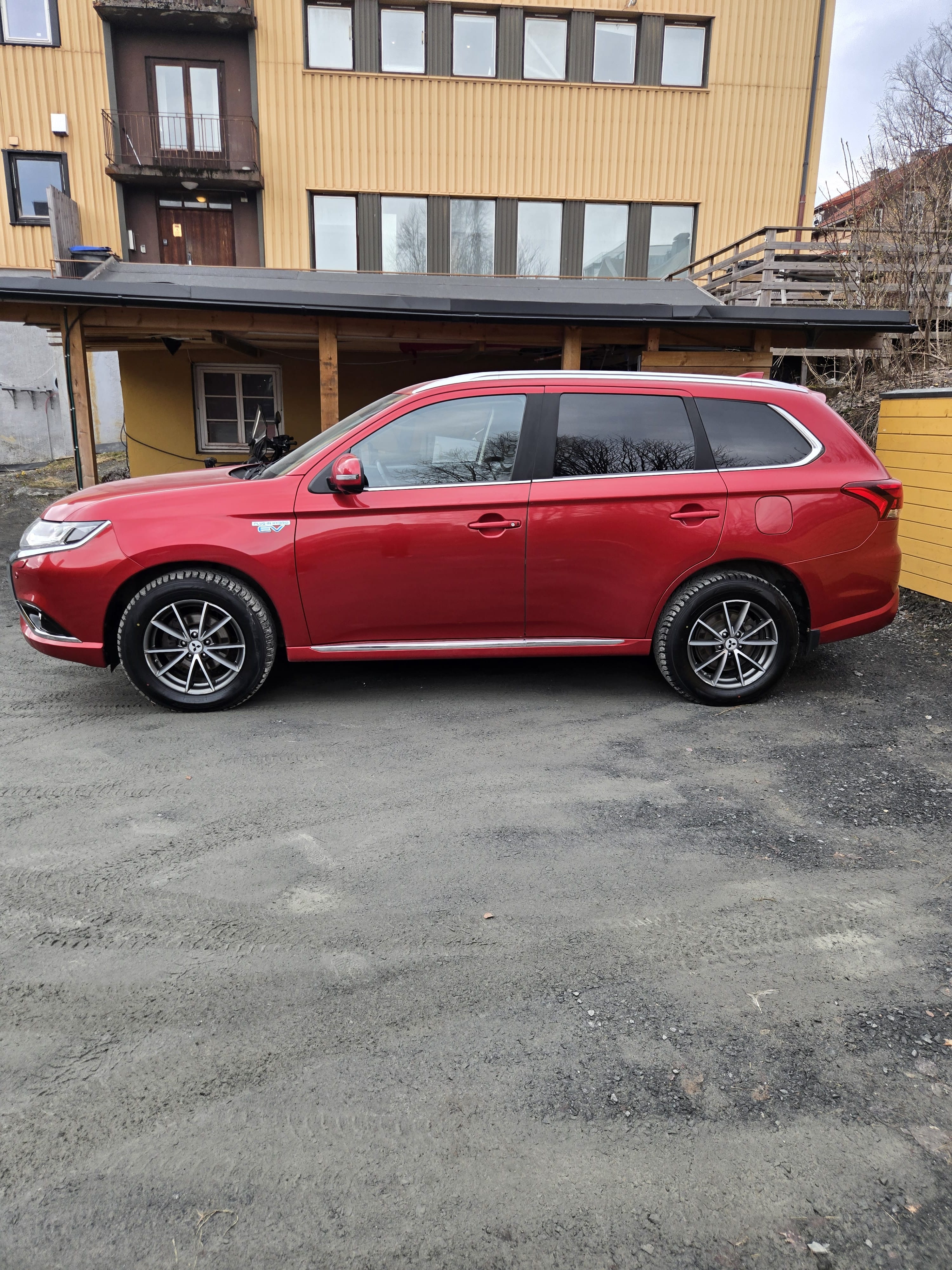 Mitsubishi Outlander PHEV MOTION with Air conditioning