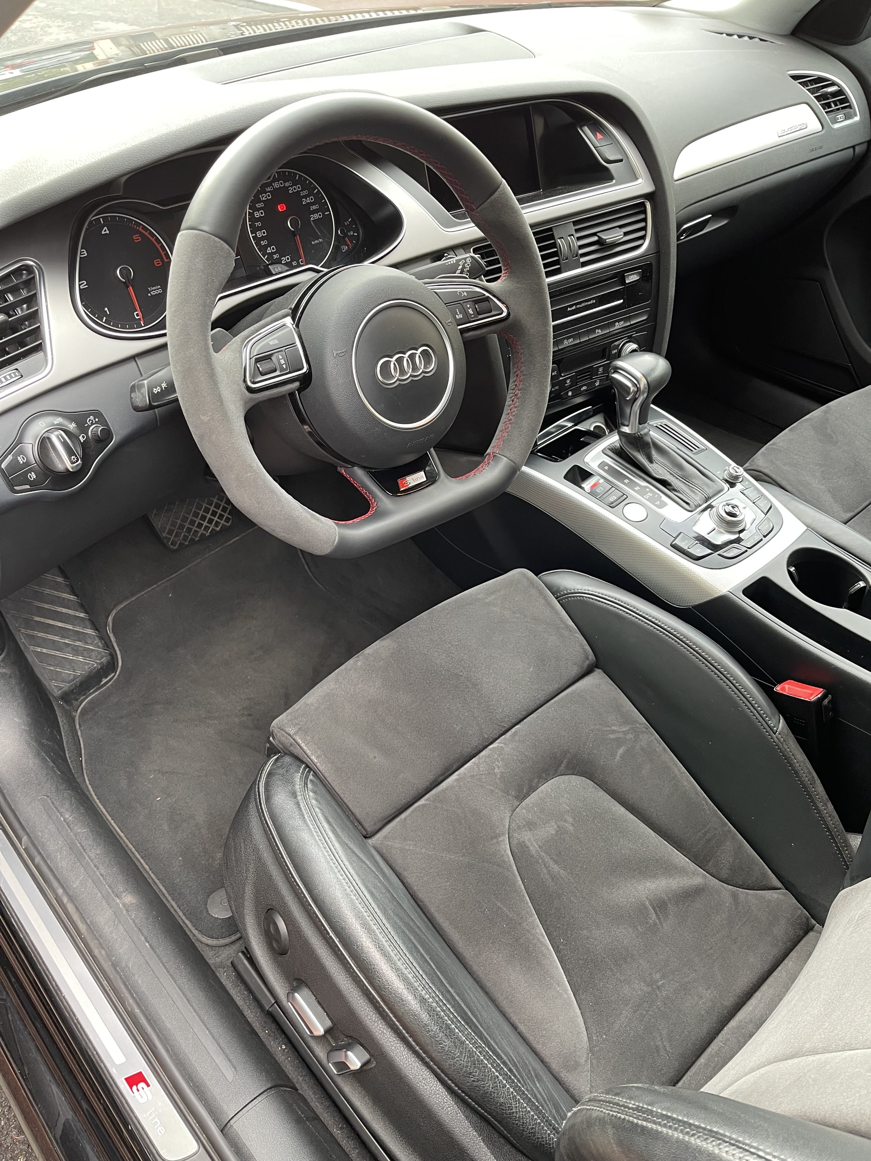 Audi A4 Avant Quattro 2.0 TDI 190ch Sline avec Régulateur de vitesse
