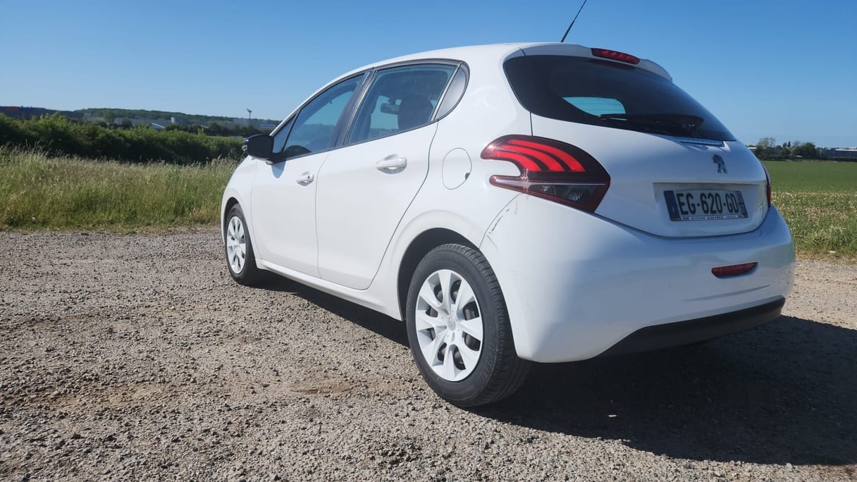 Peugeot 208 avec Régulateur de vitesse