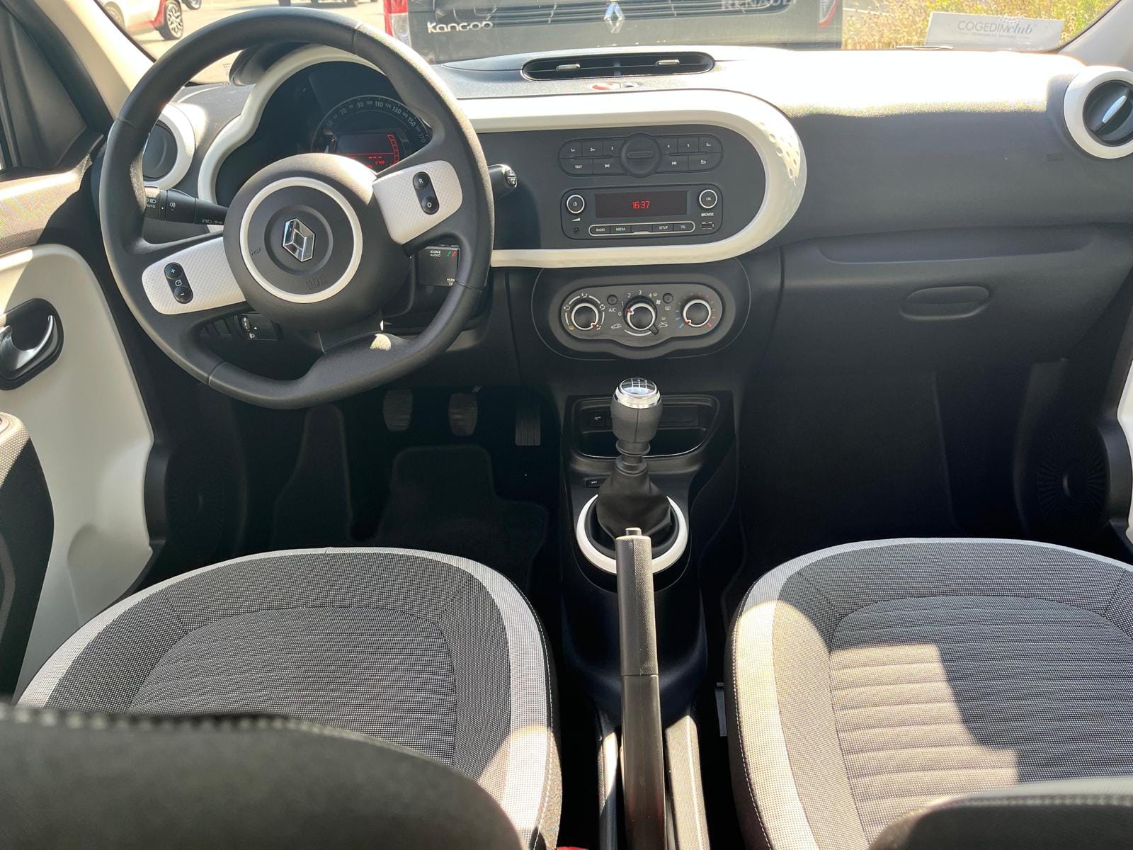 Renault Twingo III met Bluetooth audio