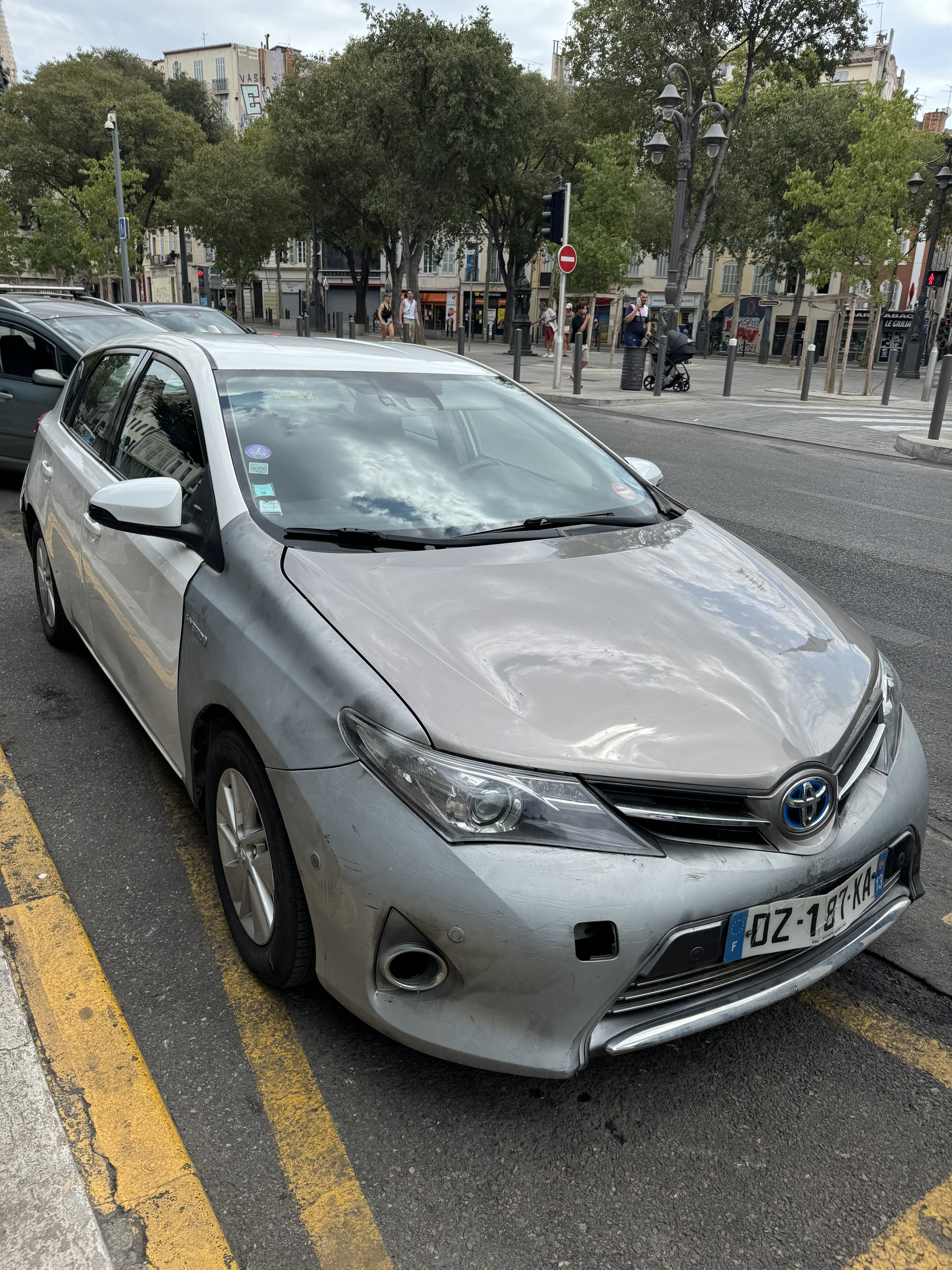 Toyota Auris, 2016, Essence 95 / Electric (hybrid), automatic
