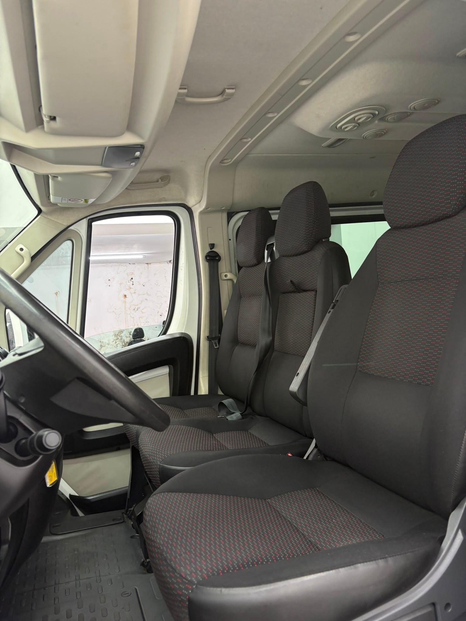 Peugeot Boxer Combi avec Audio Bluetooth