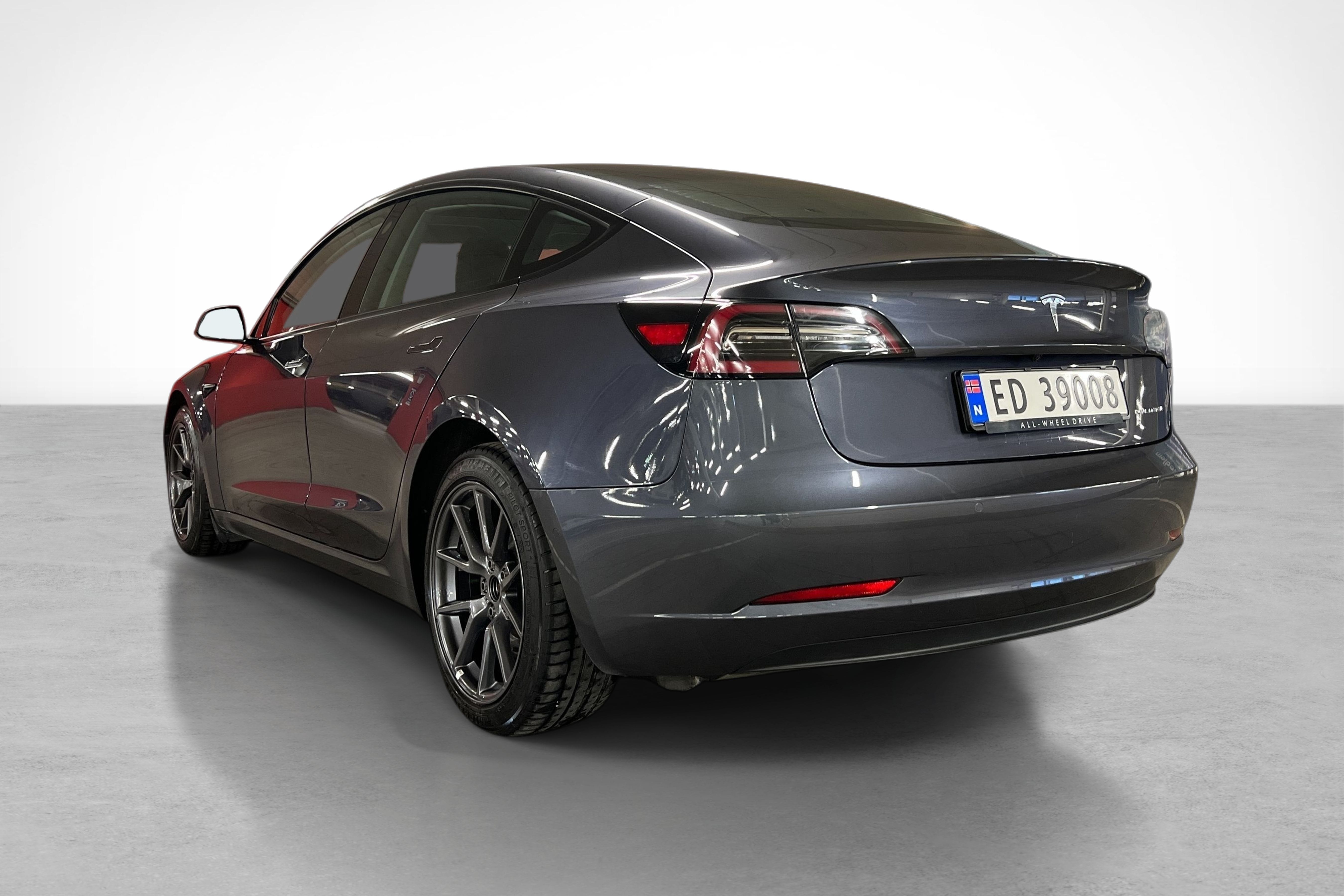 Tesla Model 3 Long Range med GPS